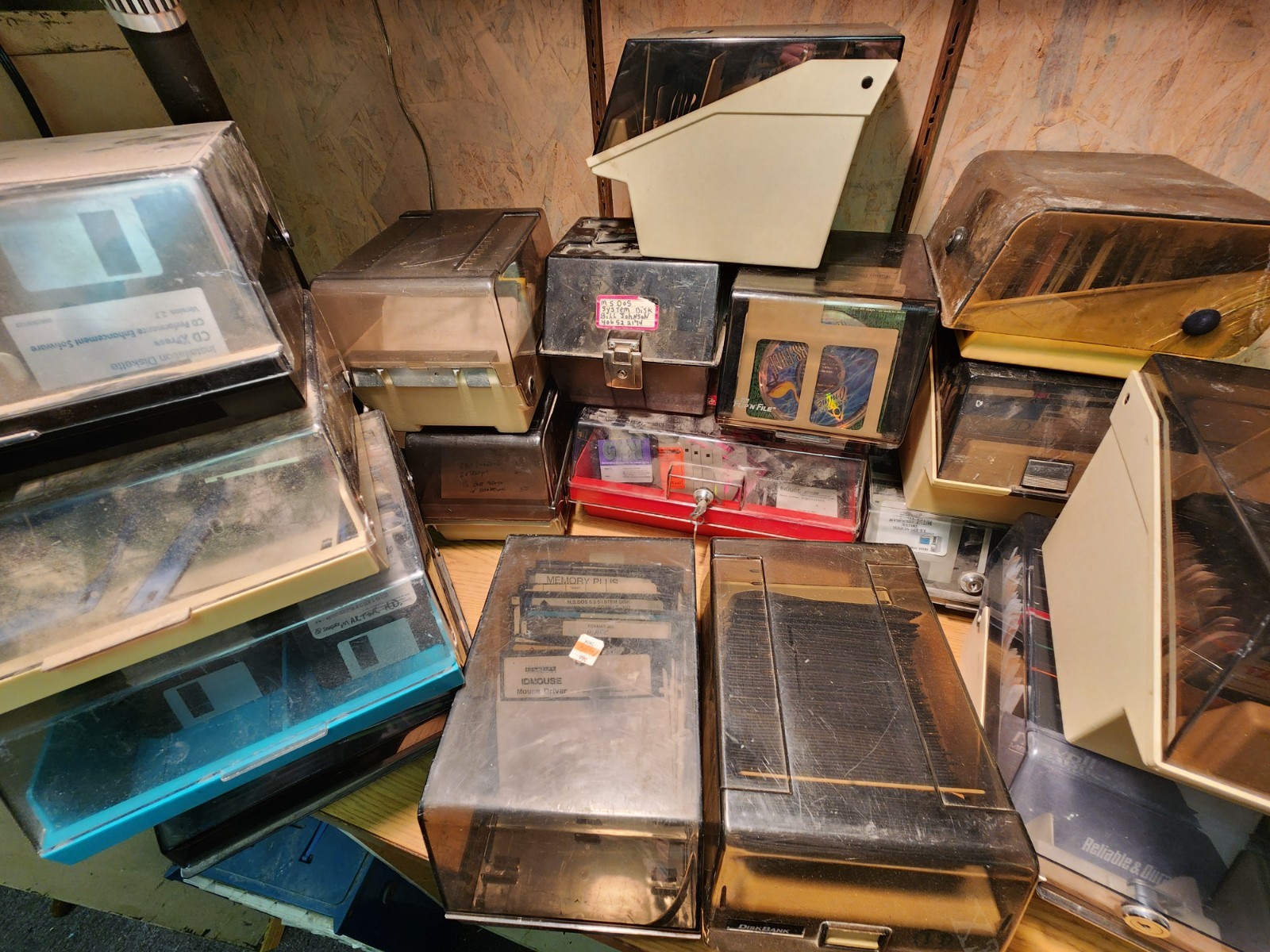 HUGE FLOPPY DISK LOT Mixed Used- 3.5" & 5.25" - LARGE ESTATE COLLECTION UNTESTED