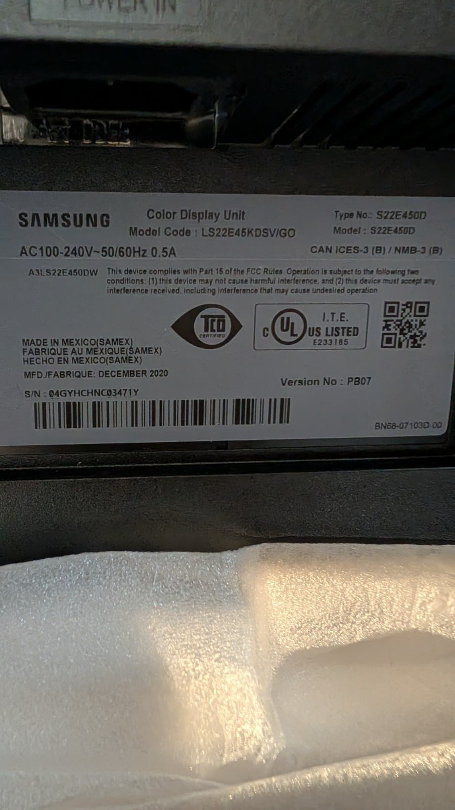 Samsung S22E450D - 21.5" LED Monitor