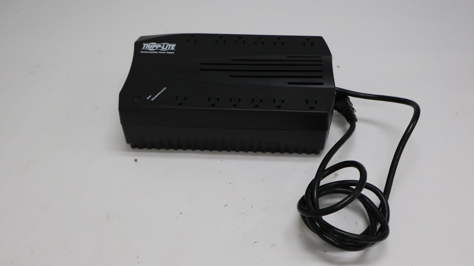 Tripp Lite AVR900U Uninterruptible Power Supply - Used, No Battery