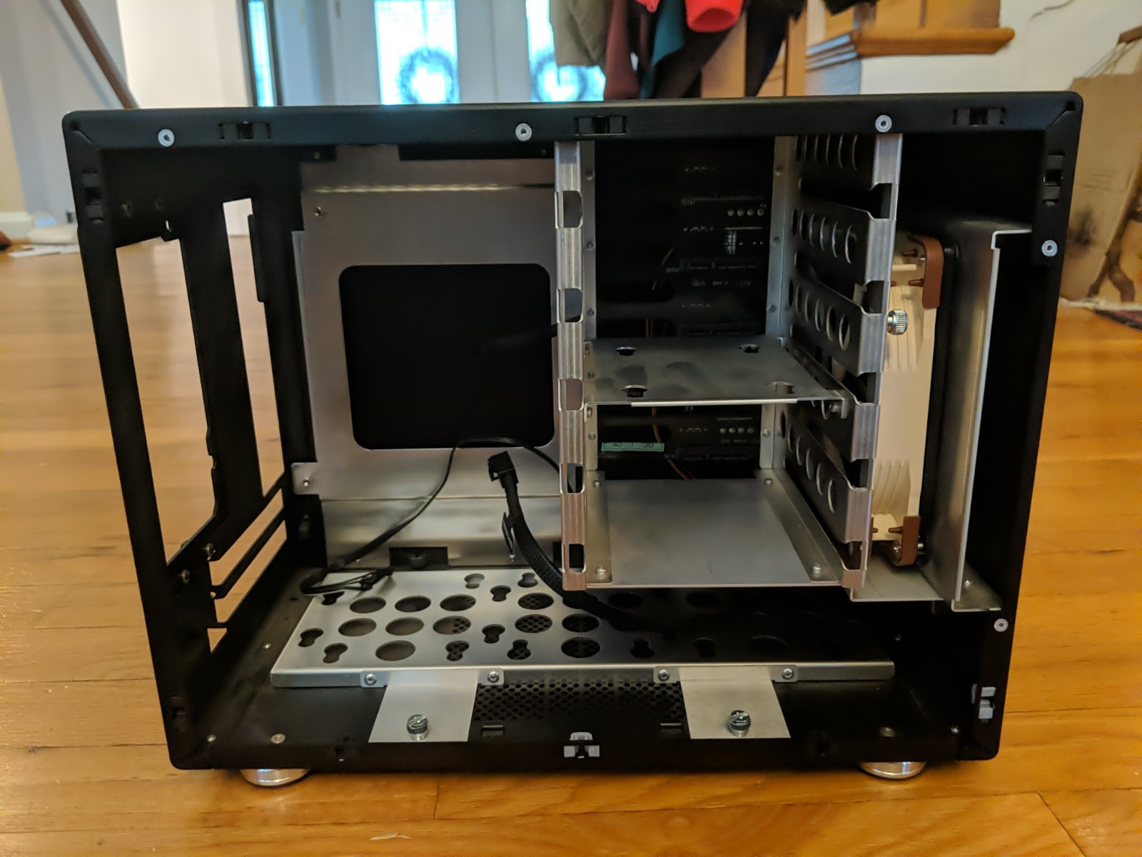 Lian Li PC-Q25 Aluminum ITX PC case mini ITX Black clean complete