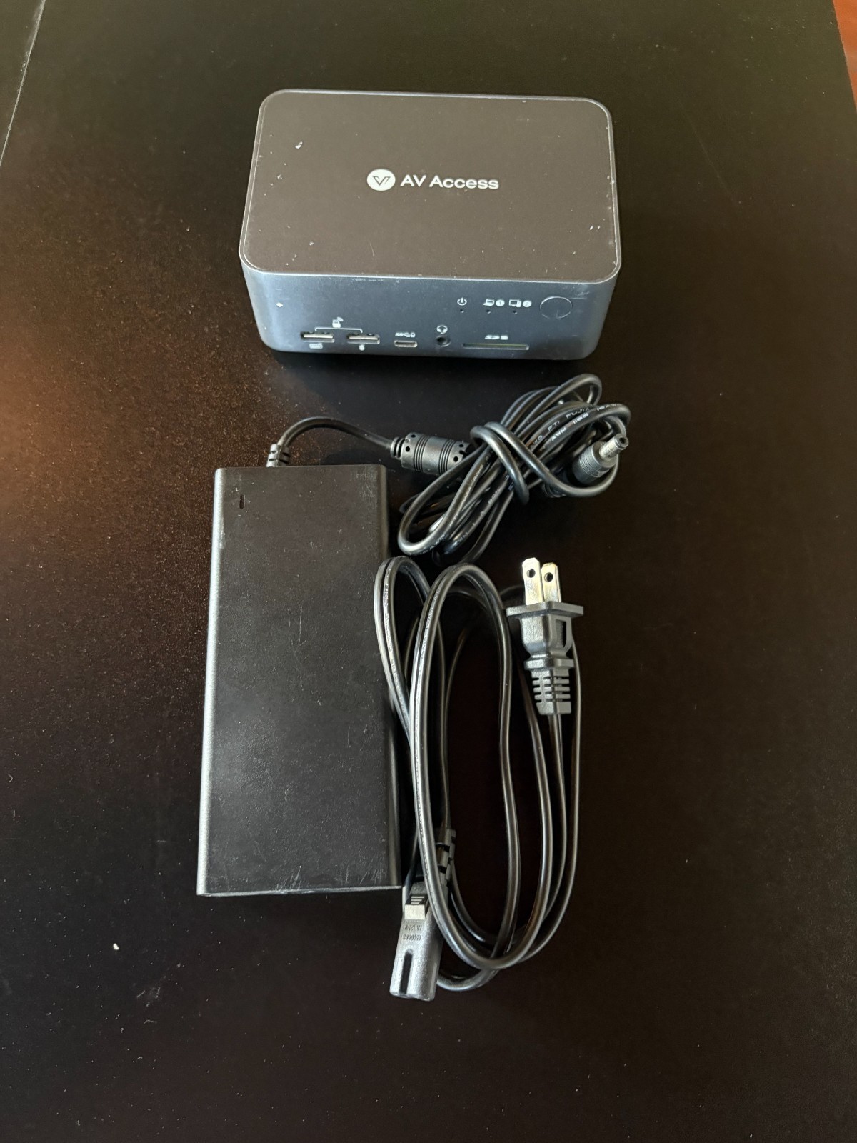 AV Access iDock C20 KVM Switch Dock 2 Monitors 2 Laptops, 4K KVM