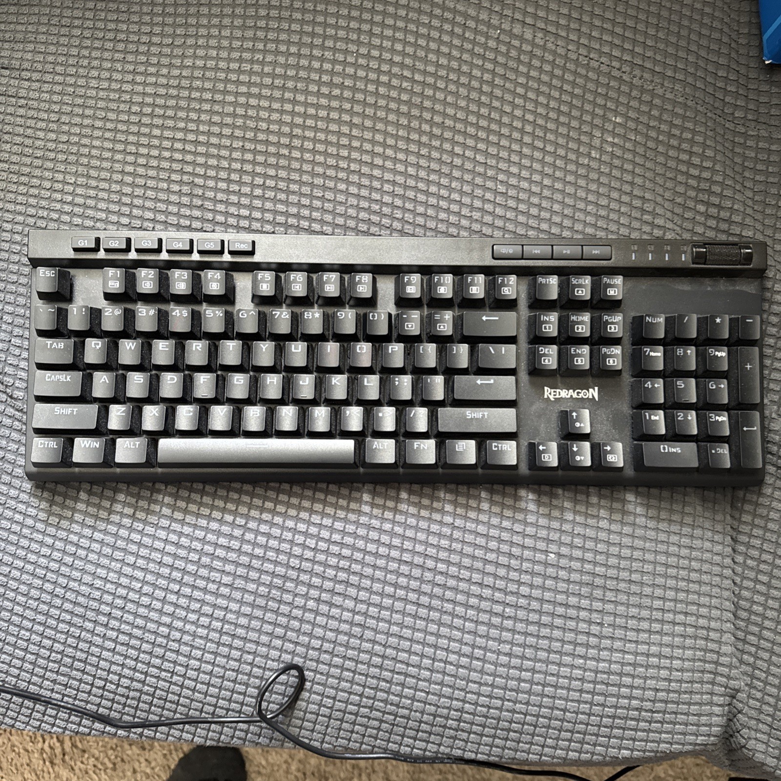 Red Dragon VATA Keyboard K580 RGB Gaming Mechanical Keyboard & Mouse