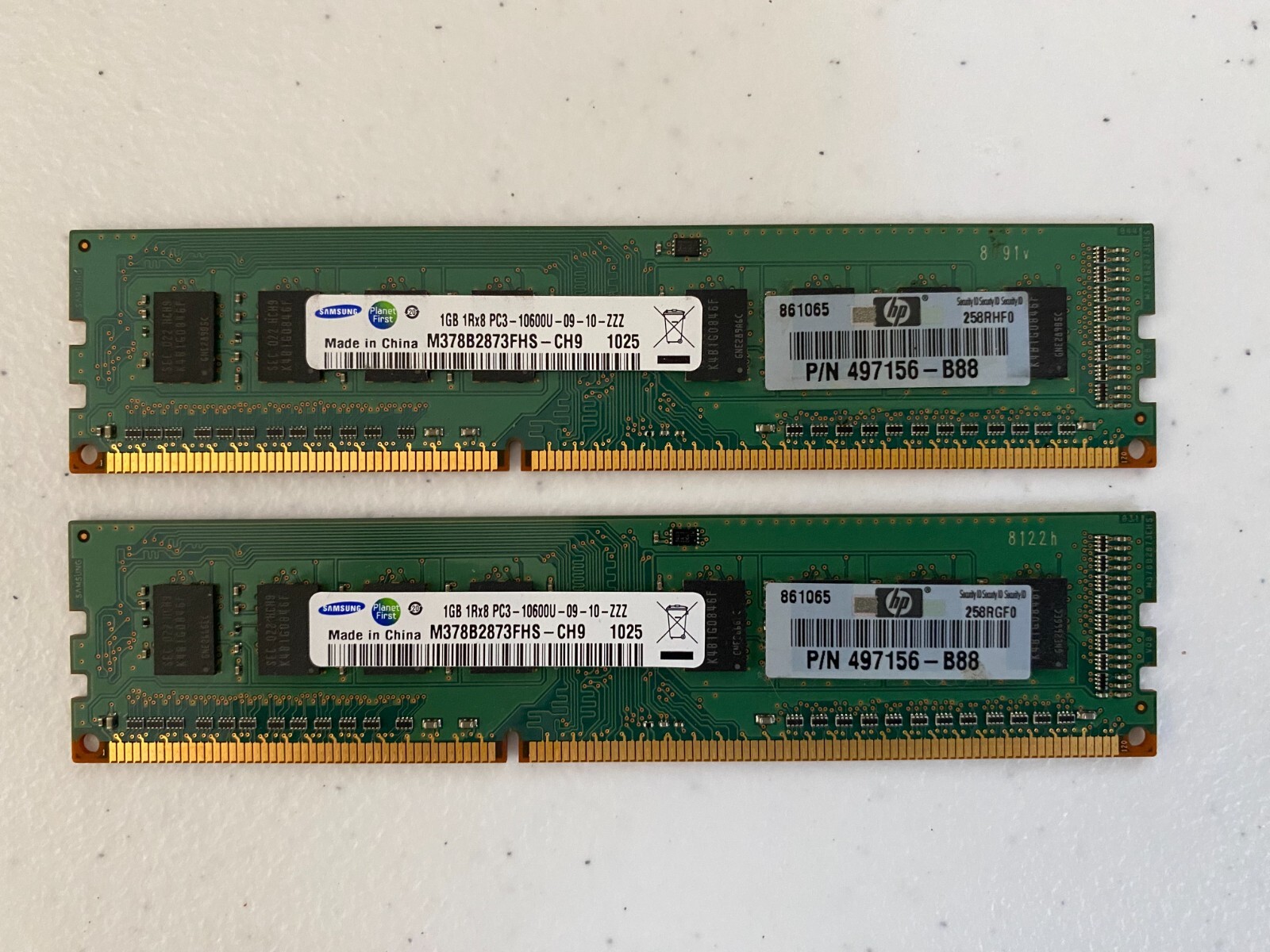 1GB Kit (2x 1GB) DDR3 Samsung Desktop Memory 1Rx8 PC3-10600U-09-10-ZZZ