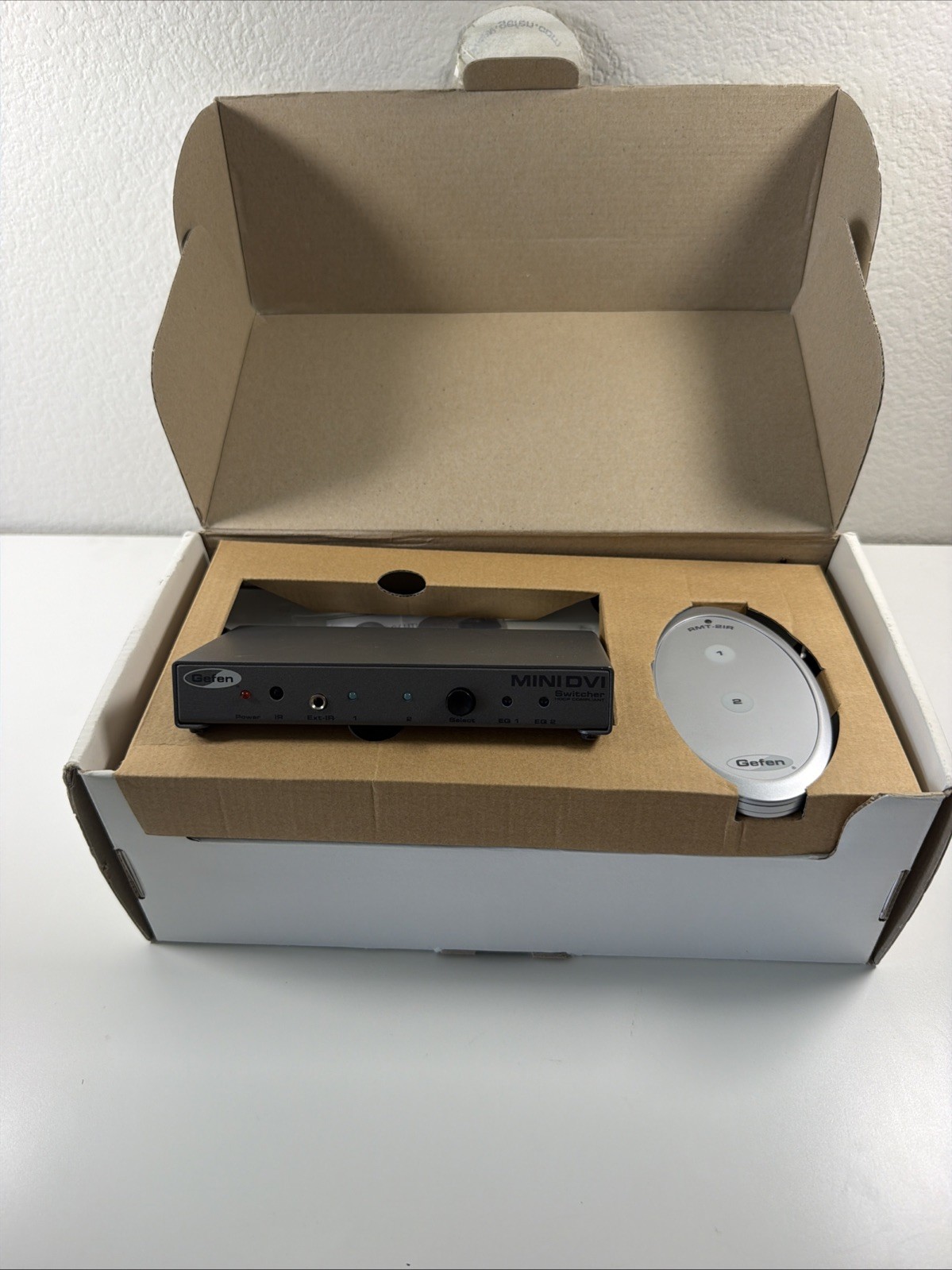 New Gefen Mini DVI Switcher HDCP Compliant Model EXT-MINIDVI-241N + Cables & PS