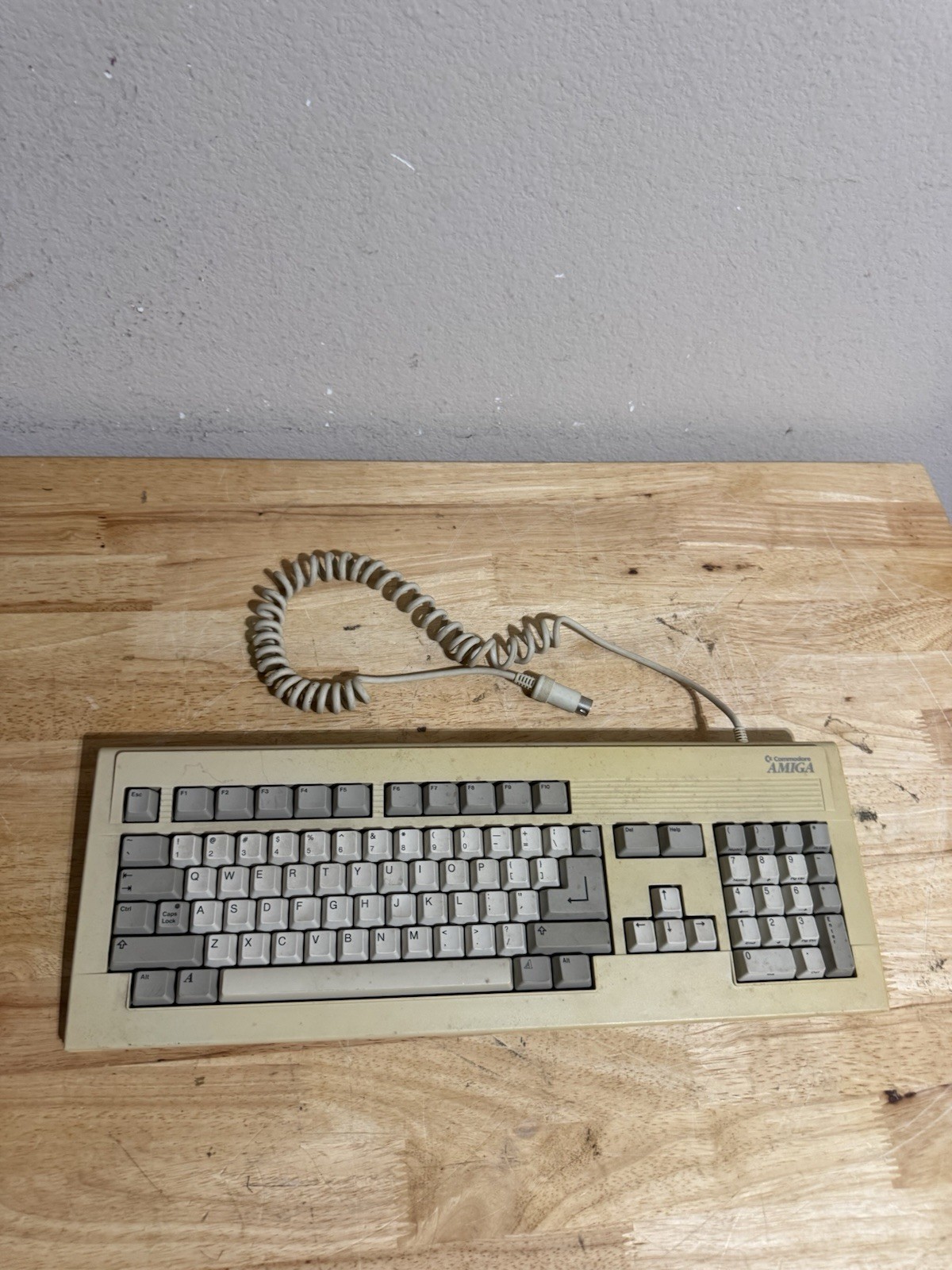 Commodore Amiga Keyboard A2000 A3000  KKQ-E94YC Working