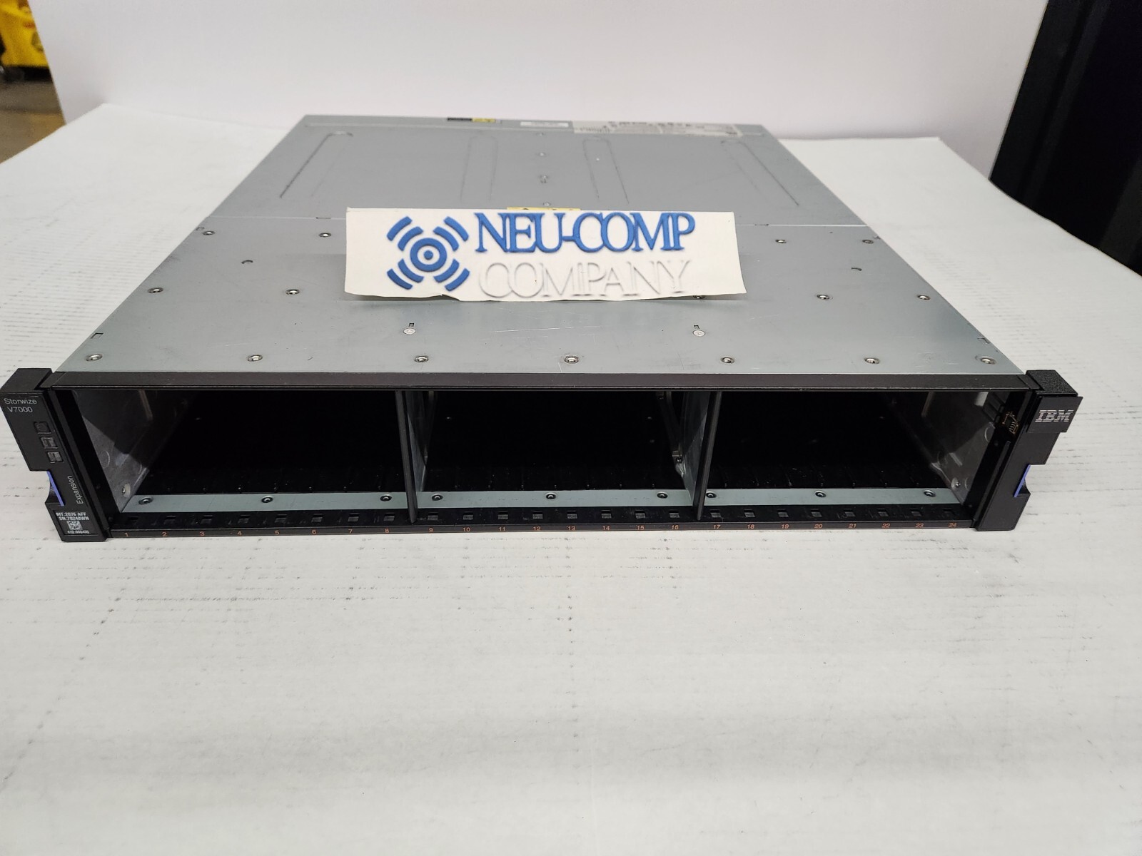 IBM 2076-AFF V7000F  Storwize SFF Expansion Enclosure
