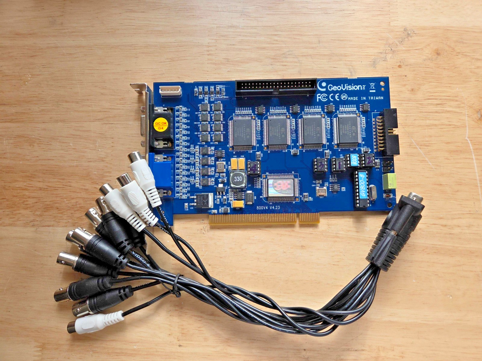 GEOVISION GV-800  V4.45 PCI D-TYPE DVR VIDEO CAPTURE CARD W/ AV CABLE