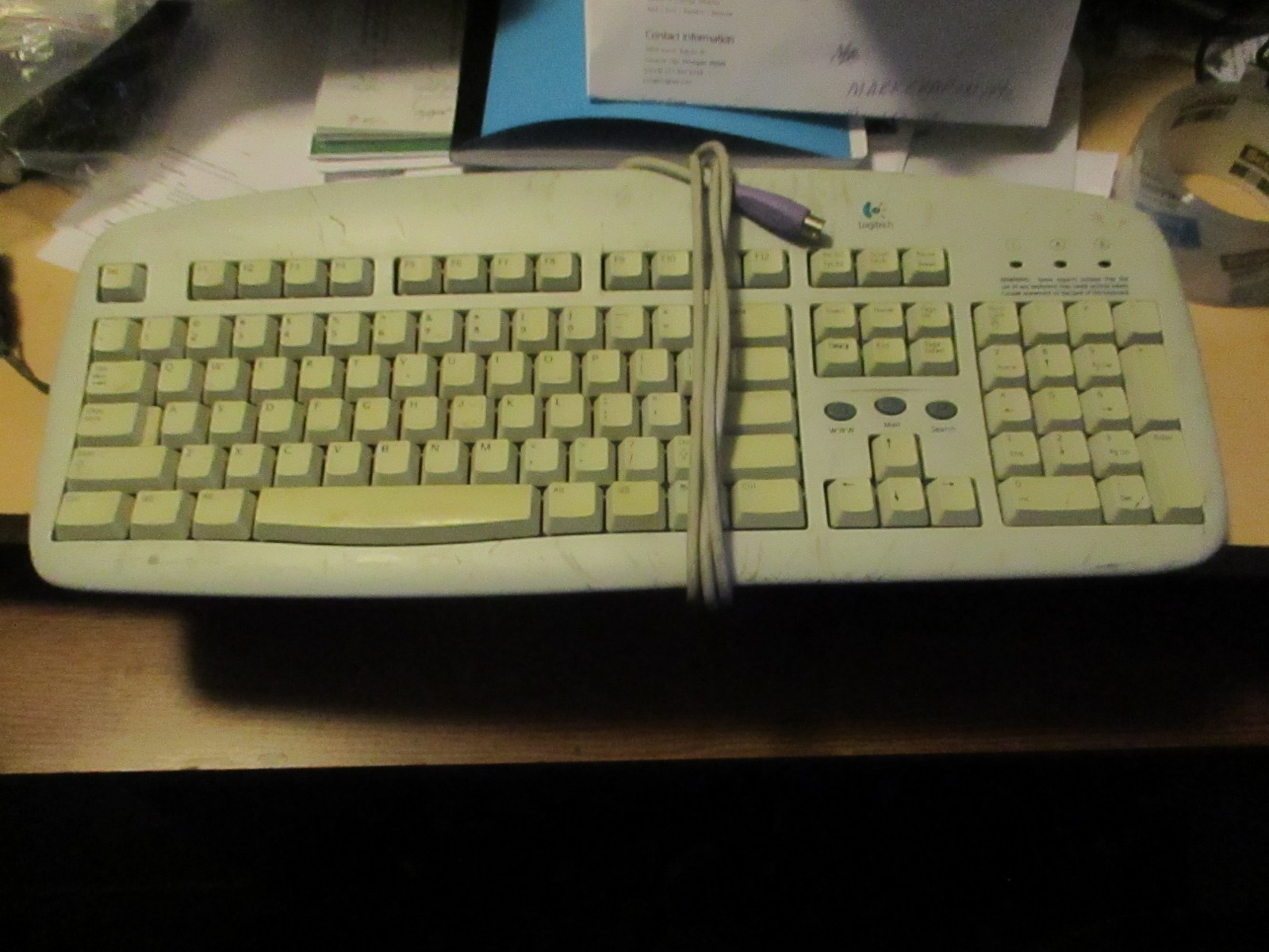 LOGITECH DELUXE ACCESS KEYBOARD RT7R11 V:58TW PS/2 WHITE W/ FADING