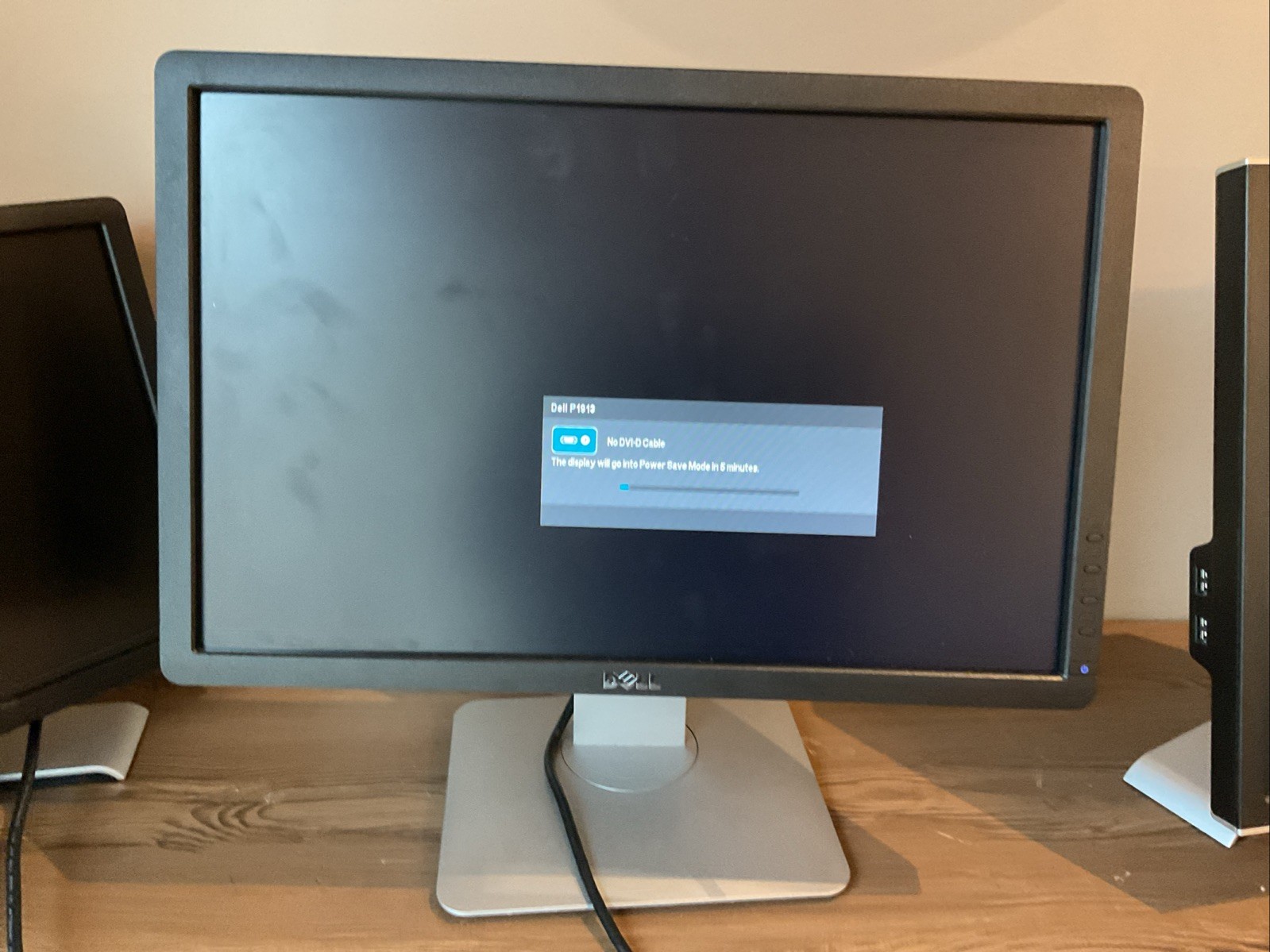 Dell P1913t LED 19" LCD Computer Monitor w/ Stand & Data Cord-Works