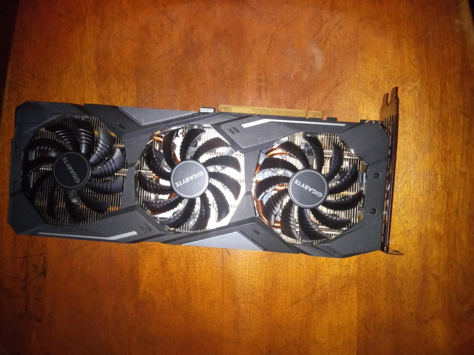 GIGABYTE 