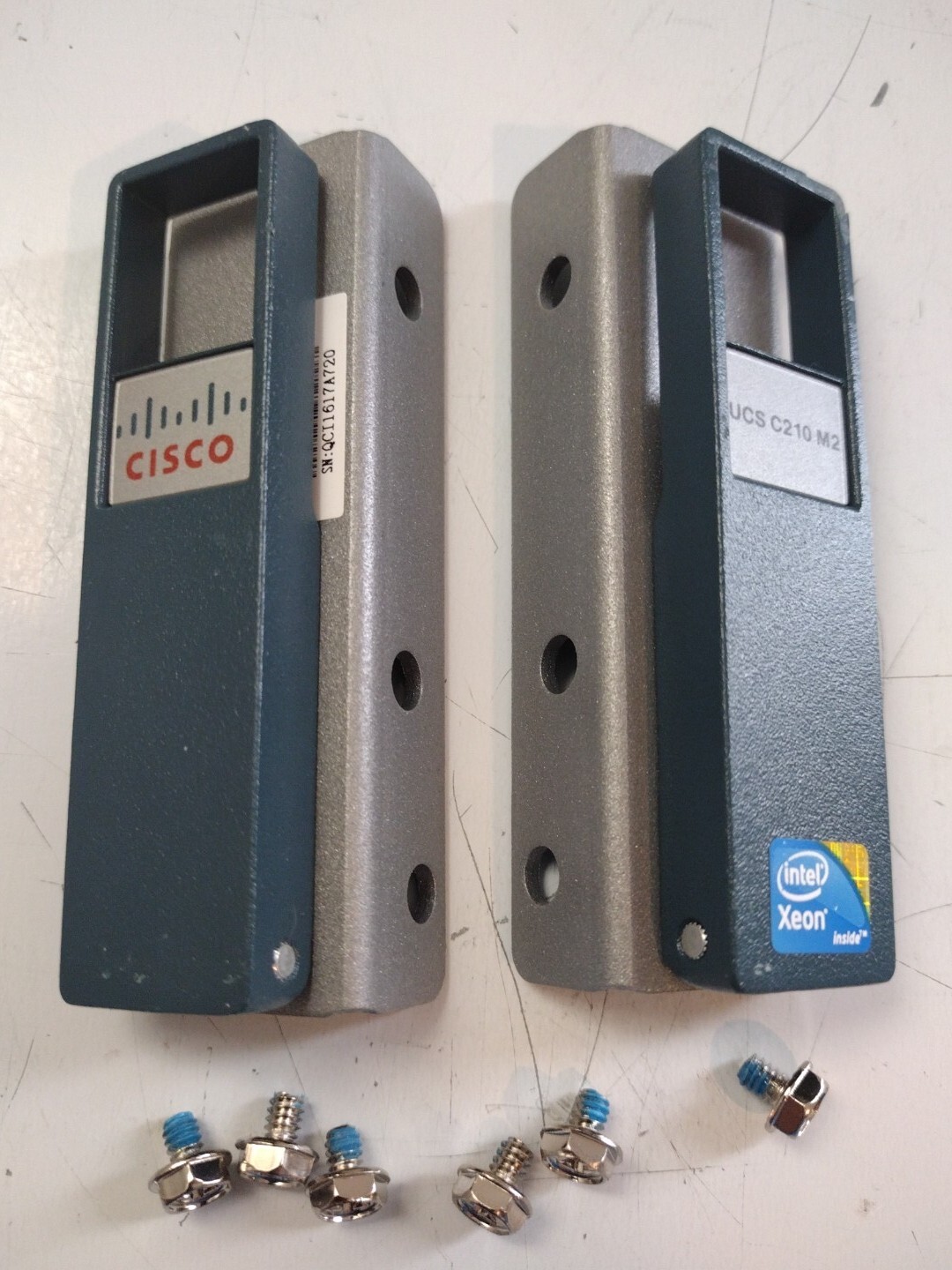 CISCO UCS C210-M2 SERVER RACKMOUNT RACK EARS SET with 6 SCREWS in Excellent cond
