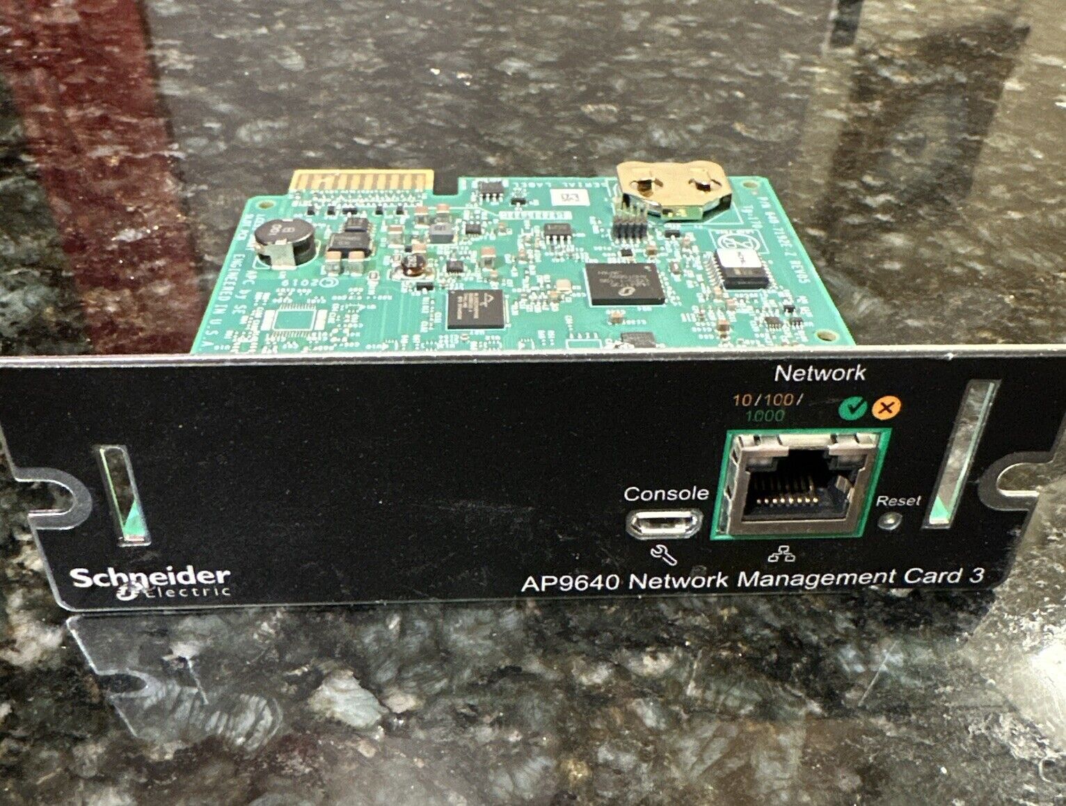 APC Schneider Electric AP9640 Network Management Card 3 Adapter