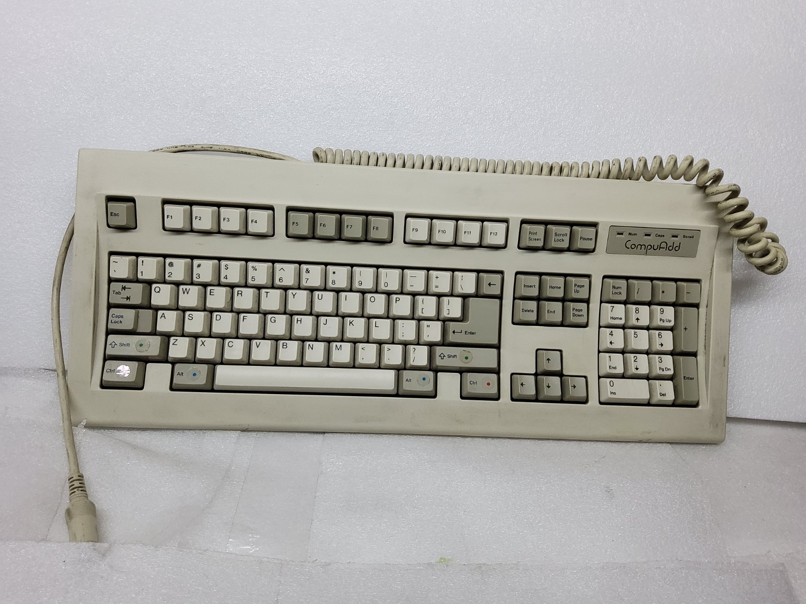 Mitsumi / CompuAdd KPQ-E99YC Vintage 5 Pin DIN Computer Keyboard