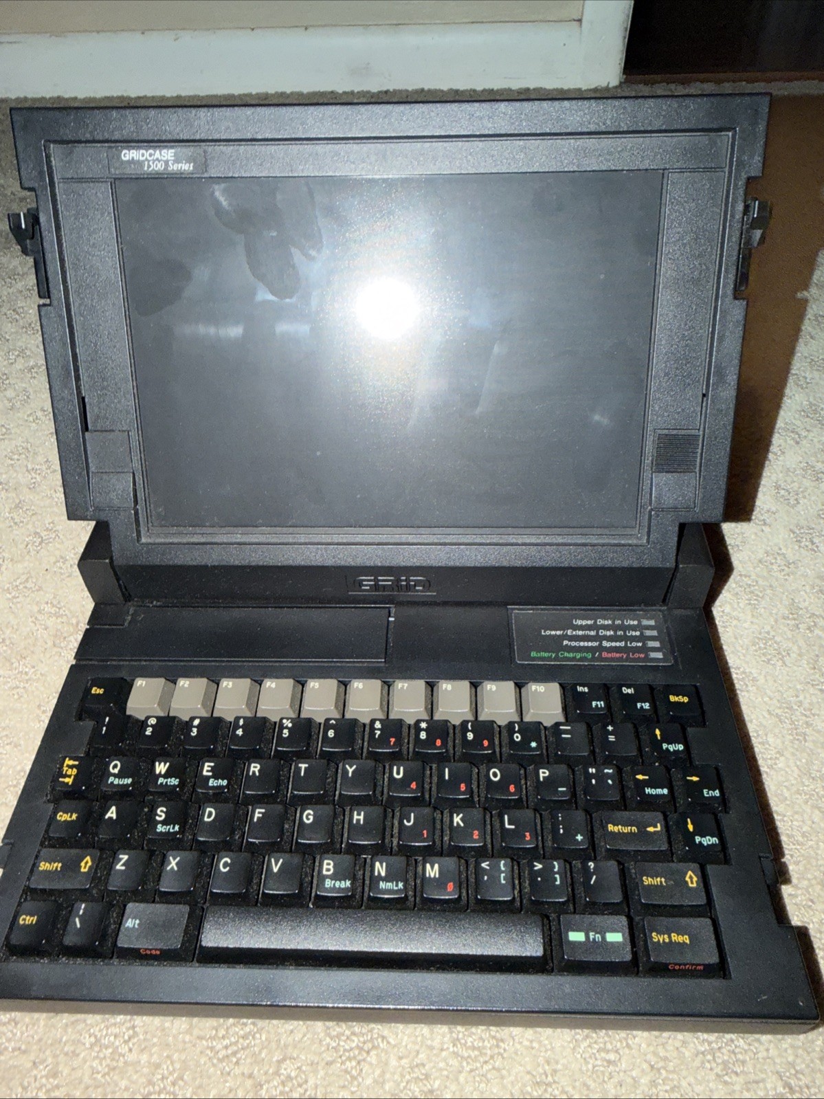 GRID MODEL 1750 LAPTOP COMPUTER AS IS Case Is In Excellent Condition ***Read***