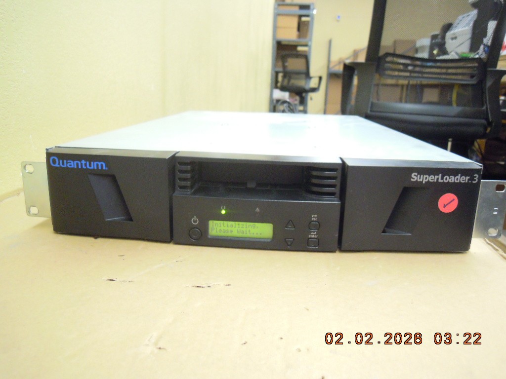 Quantum SuperLoader 3 Tape Autoloader Model L700  | EC-L2PAE-YF | Read 1st