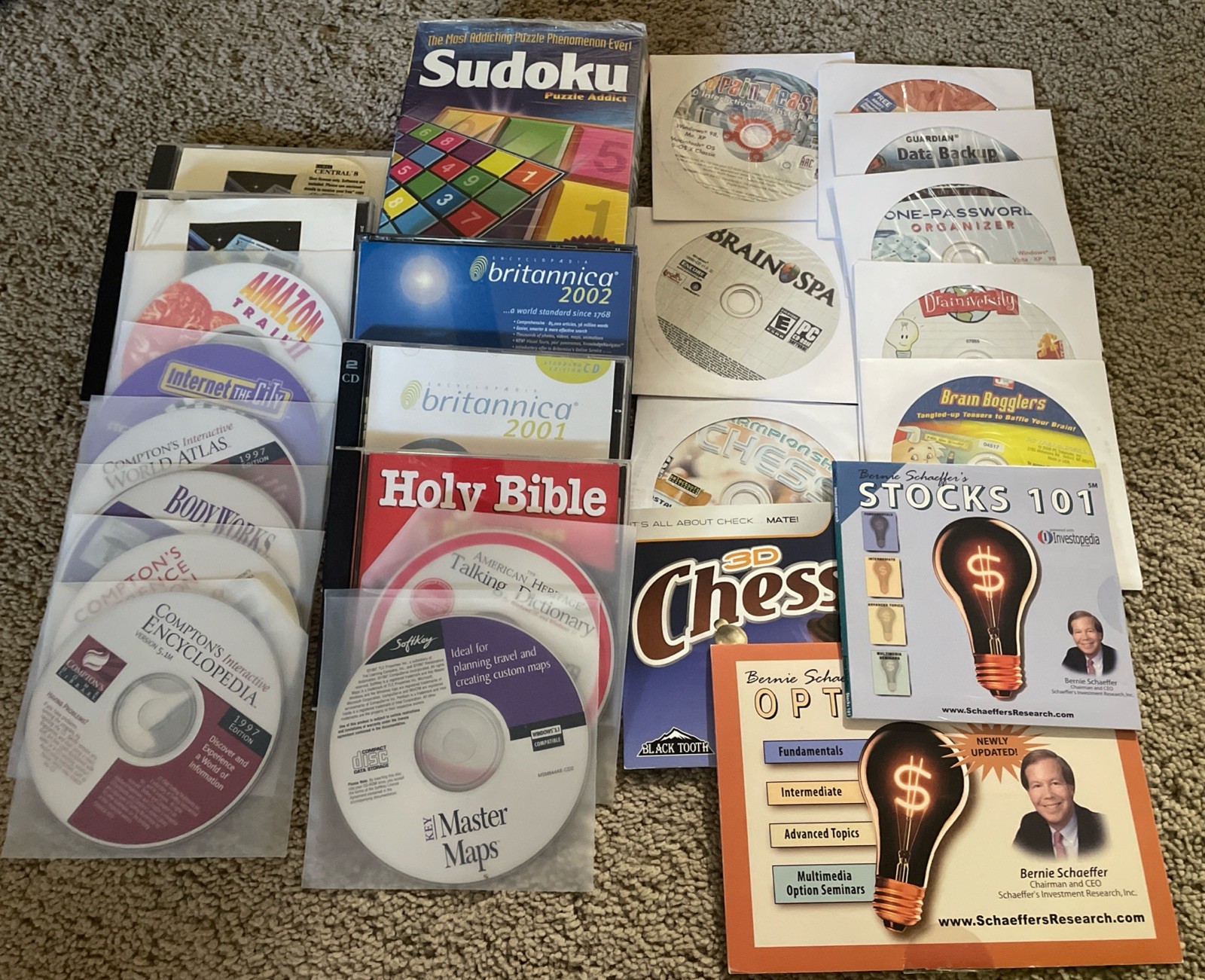 25 Piece Vintage Software And Gaming Lot