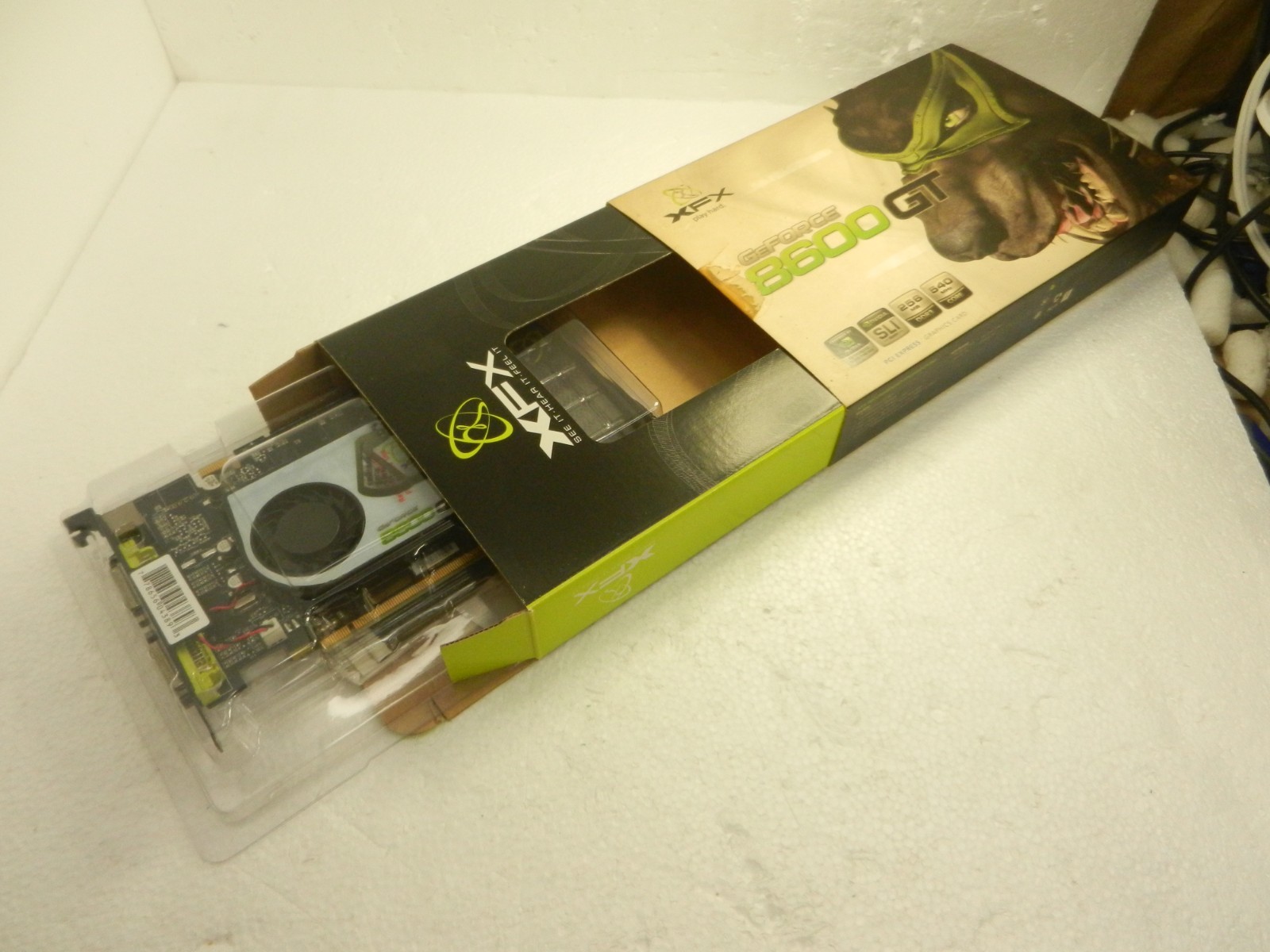 XfX-GeForce 8600 GT 256 MB PCI-Express Graphics Card Dual Dvi - NEW in BOX 