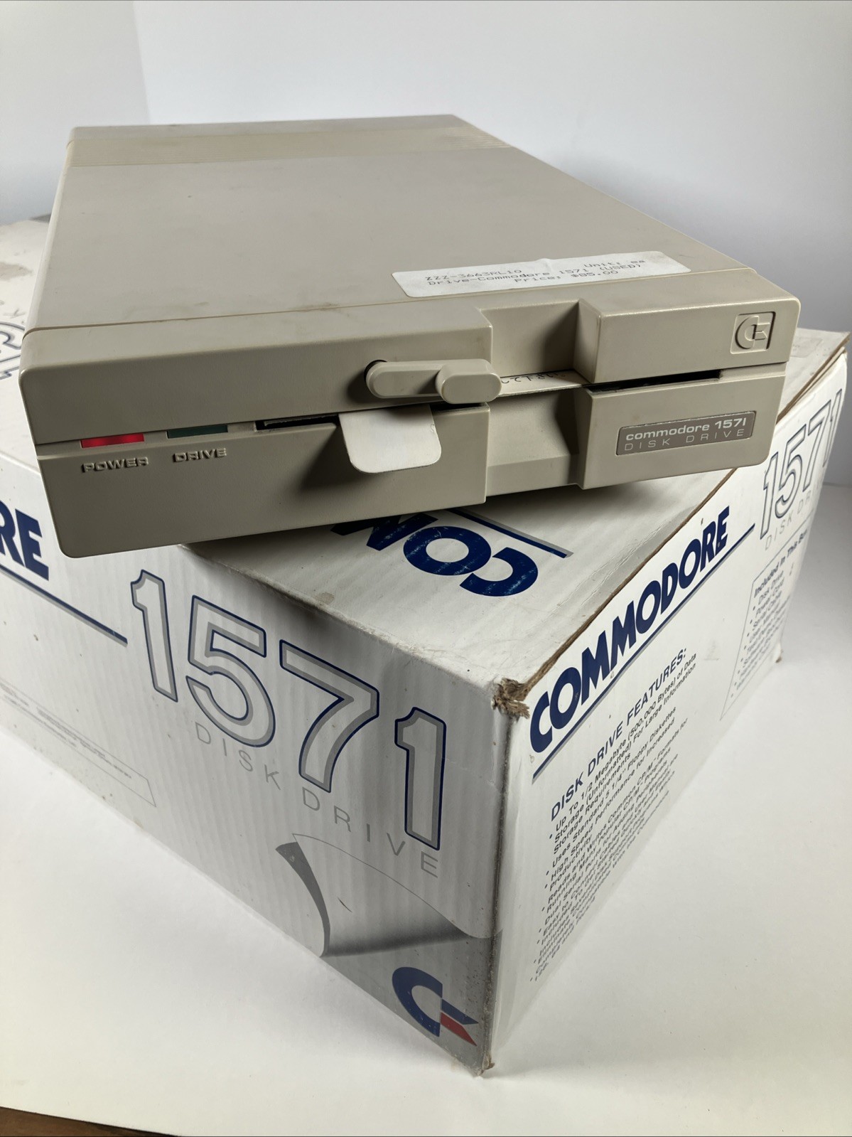 Commodore 1571 Disk Drive with manual disks cables original box packaging
