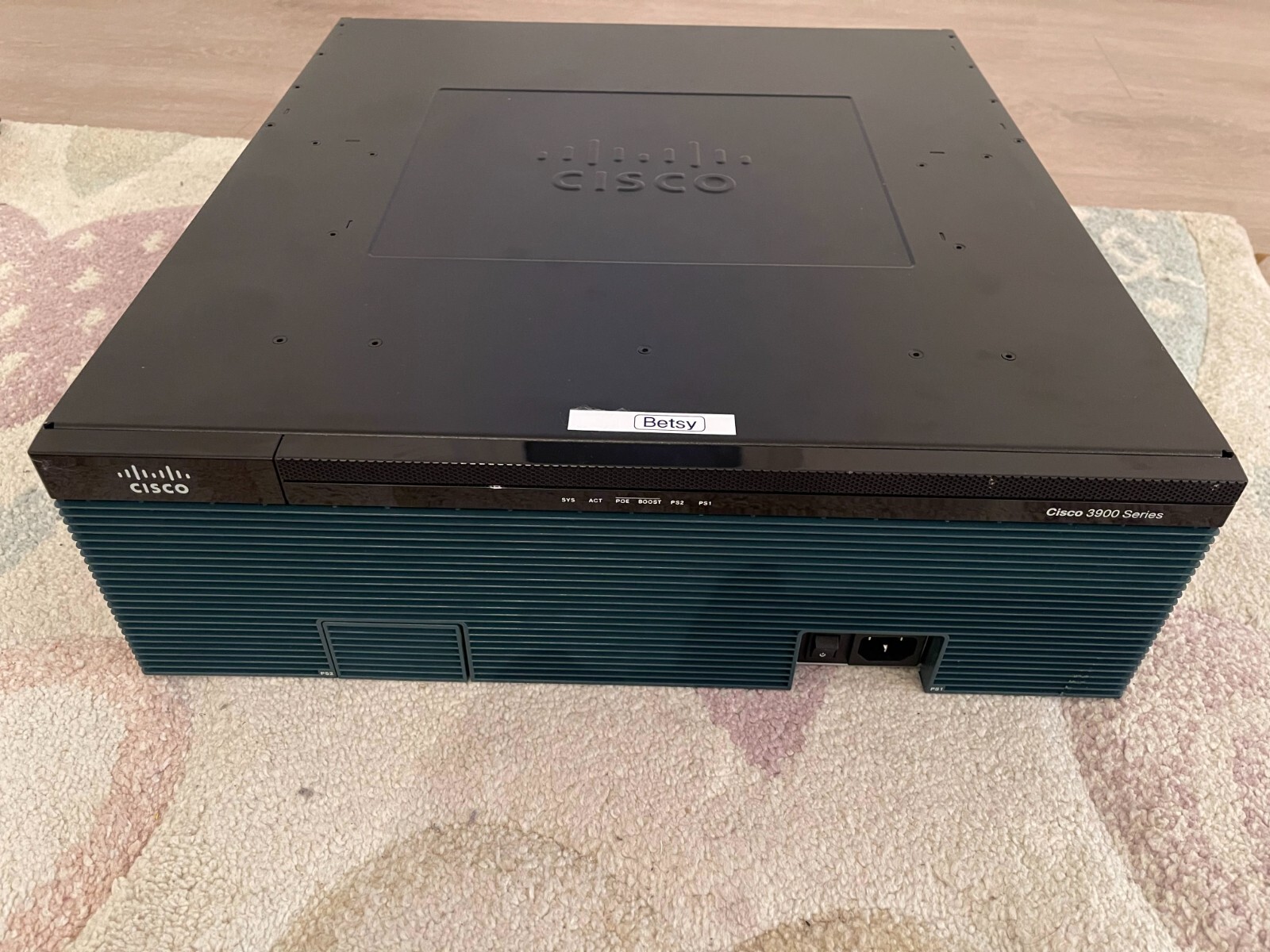 Cisco 3945 3-Port Gigabit Wired Router (CISCO3945-SEC/K9)