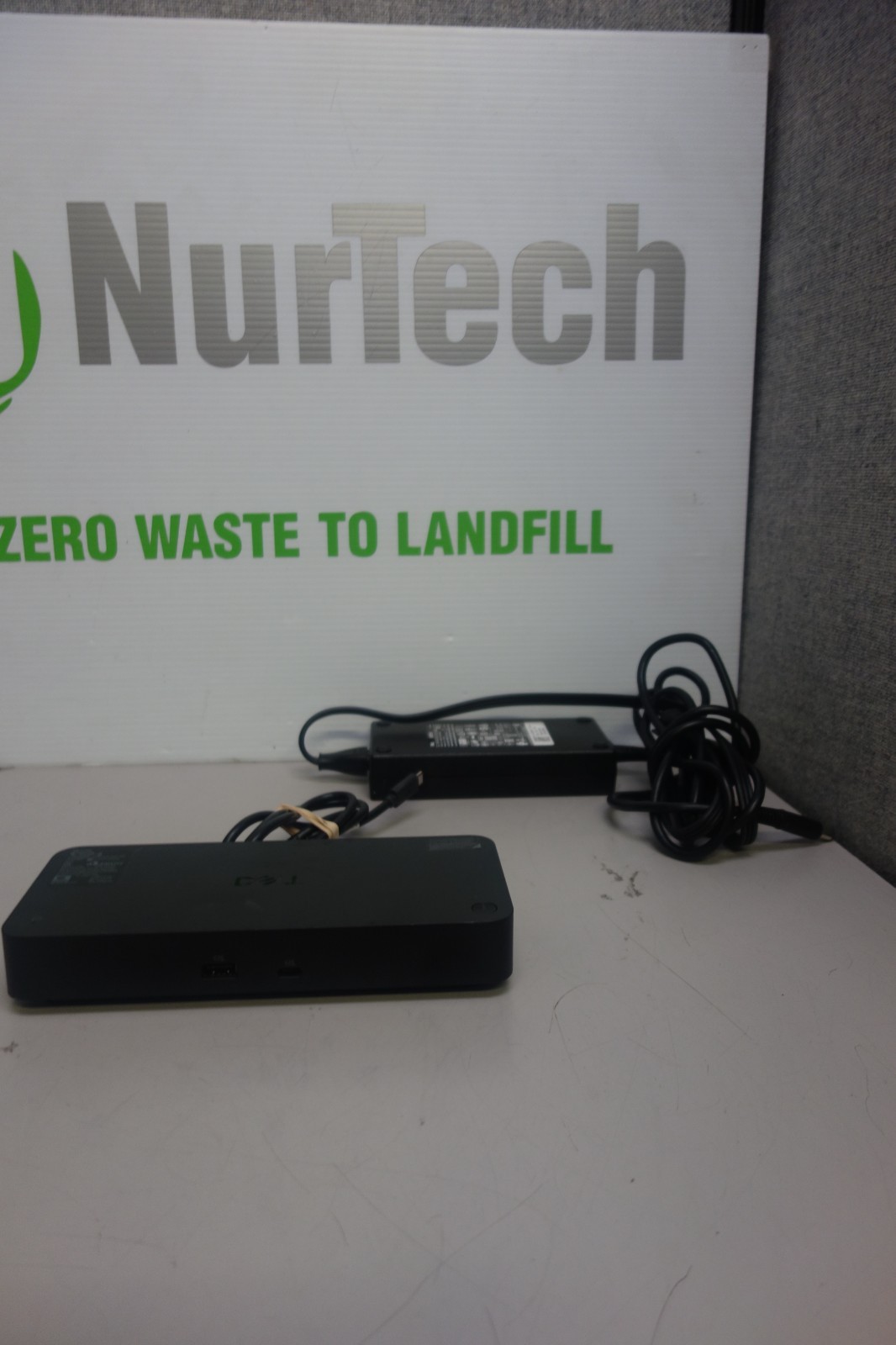 Dell Pro Smart Dock SD25 Docking Station 0MX0H2 w/ AC Adapter