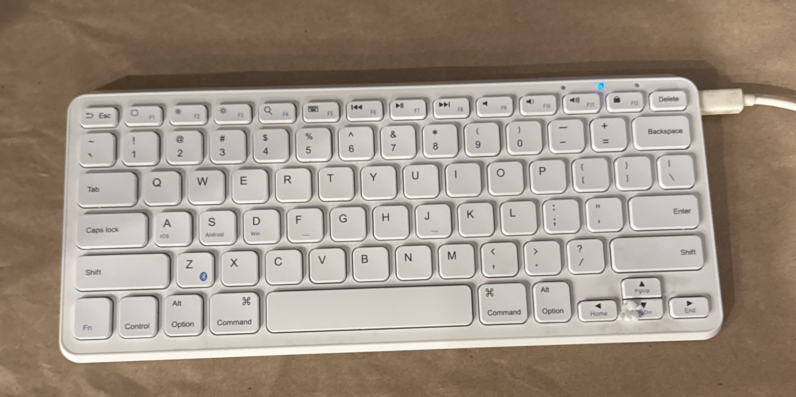 Anker A7721 Ultra Compact Bluetooth Keyboard with Charger Cable - Tested