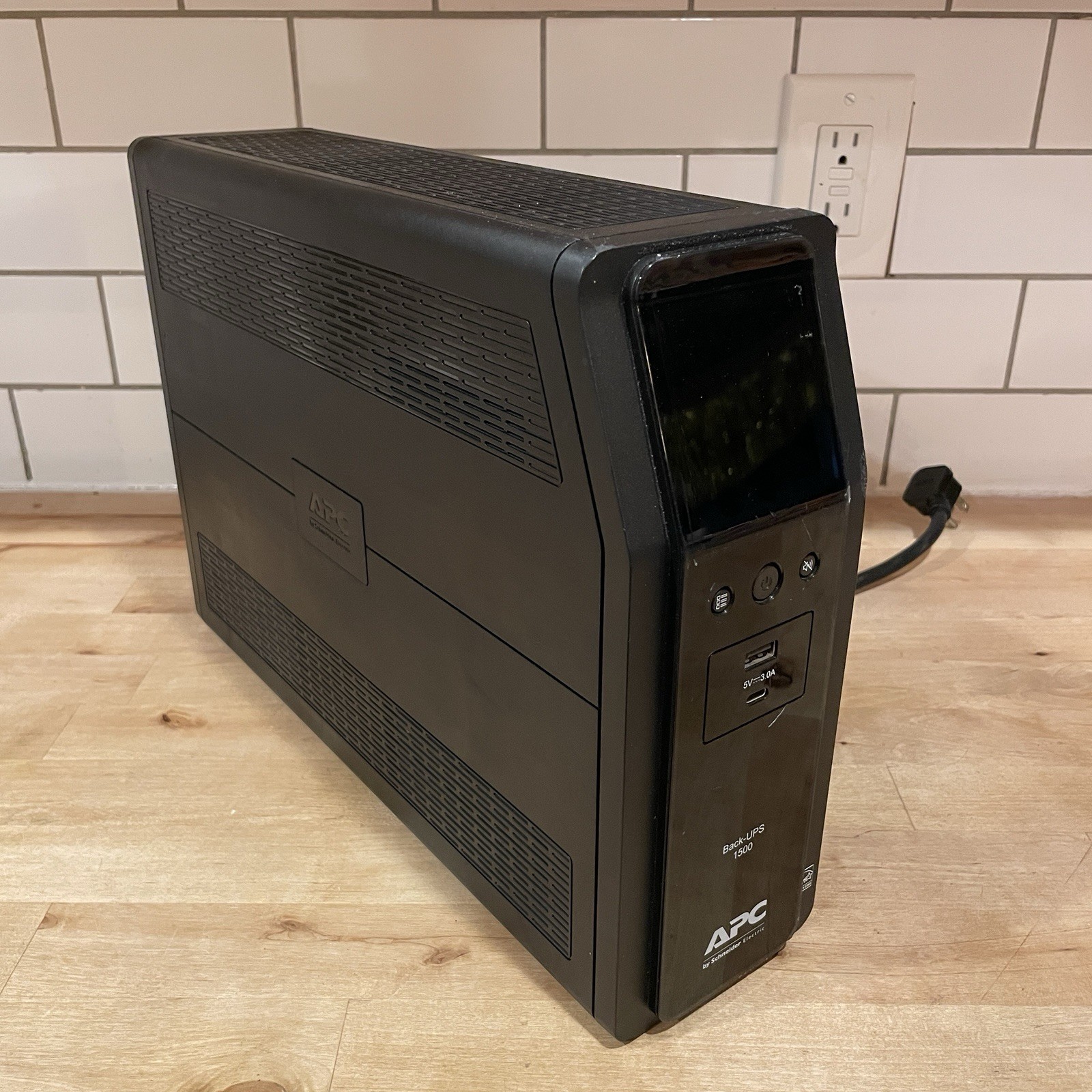 APC Back-UPS 1500 Battery Backup BN1500M2 10-Outlet Surge With Battery Tested