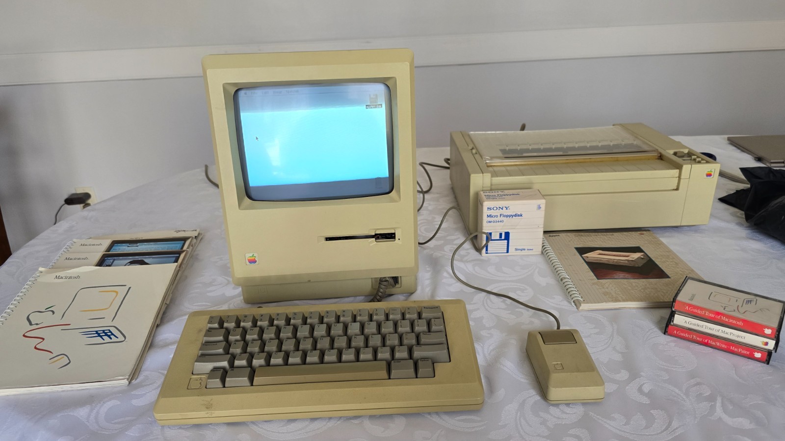 Vintage 1984 Apple Macintosh 128K (Model M0001) – Complete System Bundle