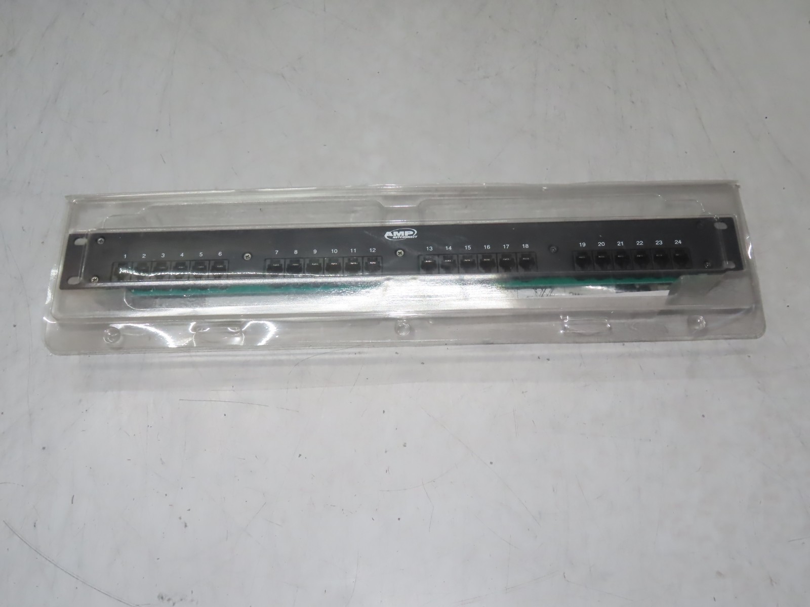 AMP Netconnect 556189-1 24-Port Single-Pair CAT 3 Cable Patch Panel