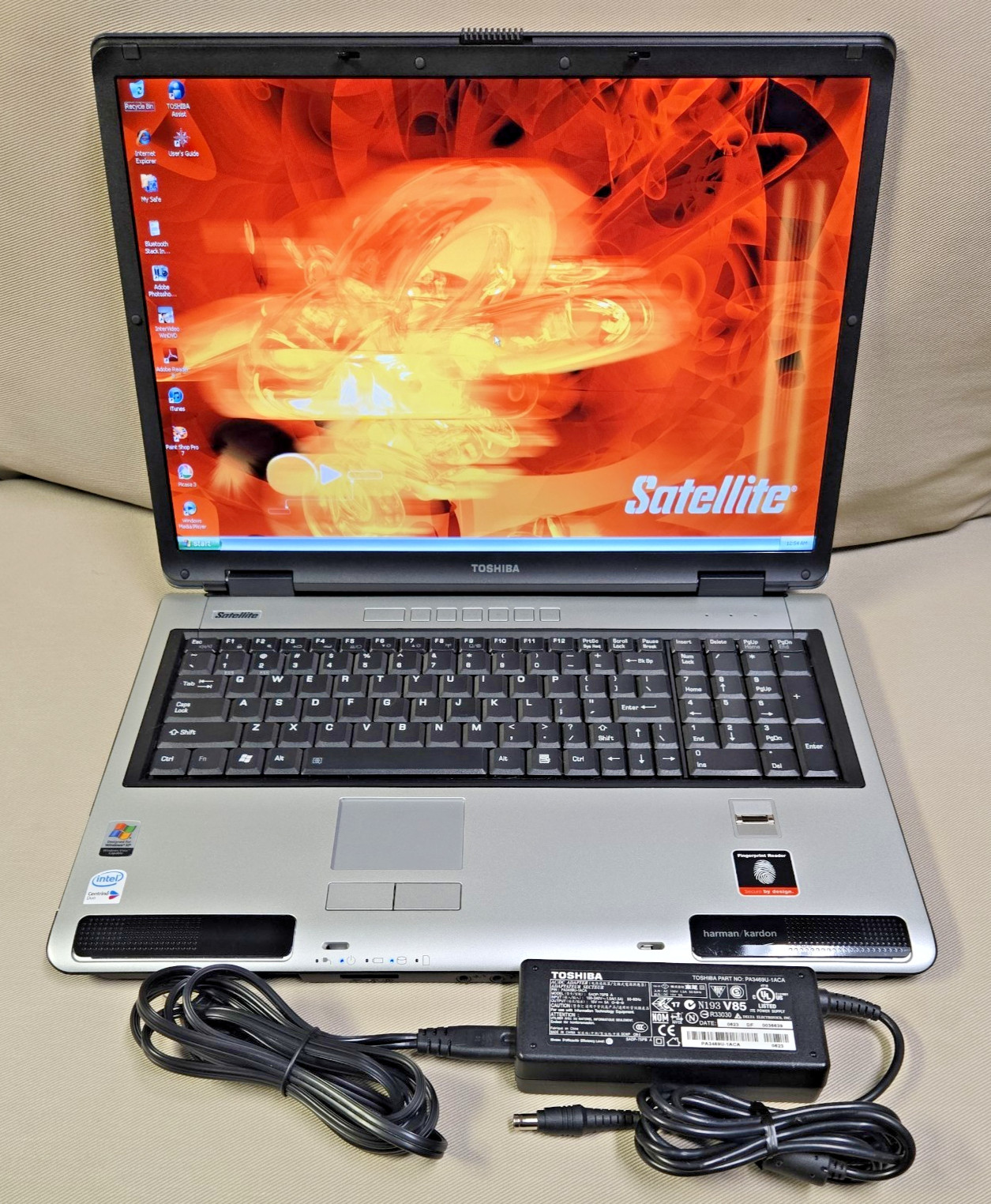 Toshiba Satellite P105 S6084 Retro Laptop Core 2 Duo 1GB RAM 160GB HDD w/charger