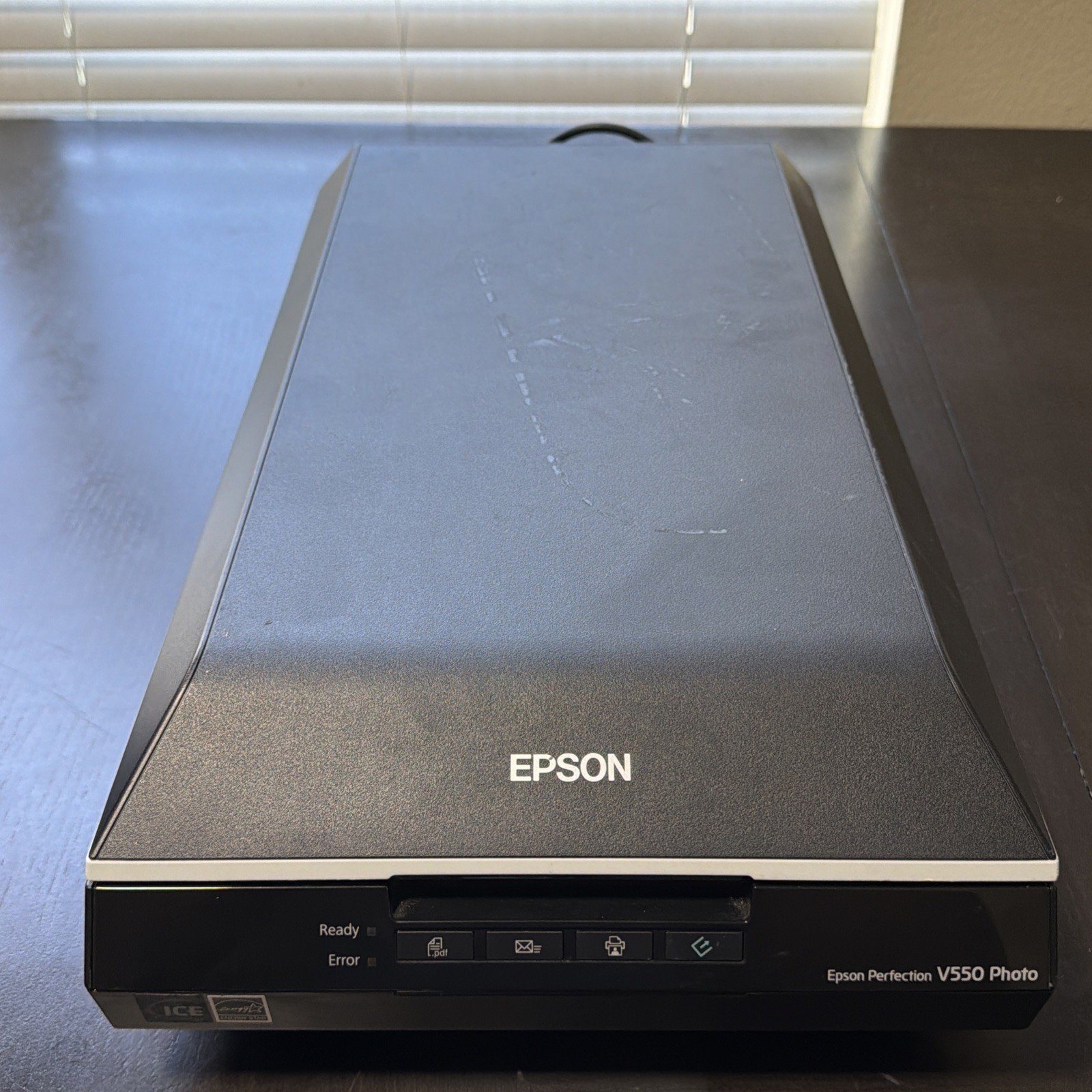 Epson Perfection V550 Photo Color Scanner 6400 dpi Black W/ No Cords