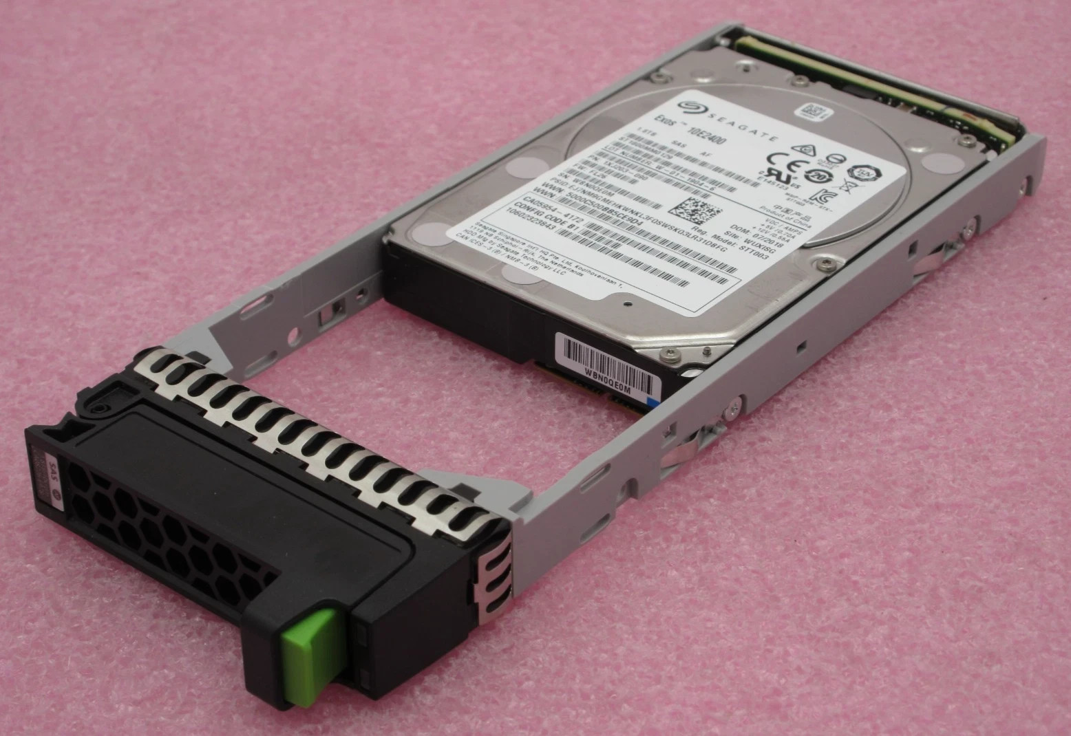24 x Fujitsu ETADB8F DX1/200 S3/S5 HD SAS 1.8TB 10k 2.5 AF CA08226-E978 34076266