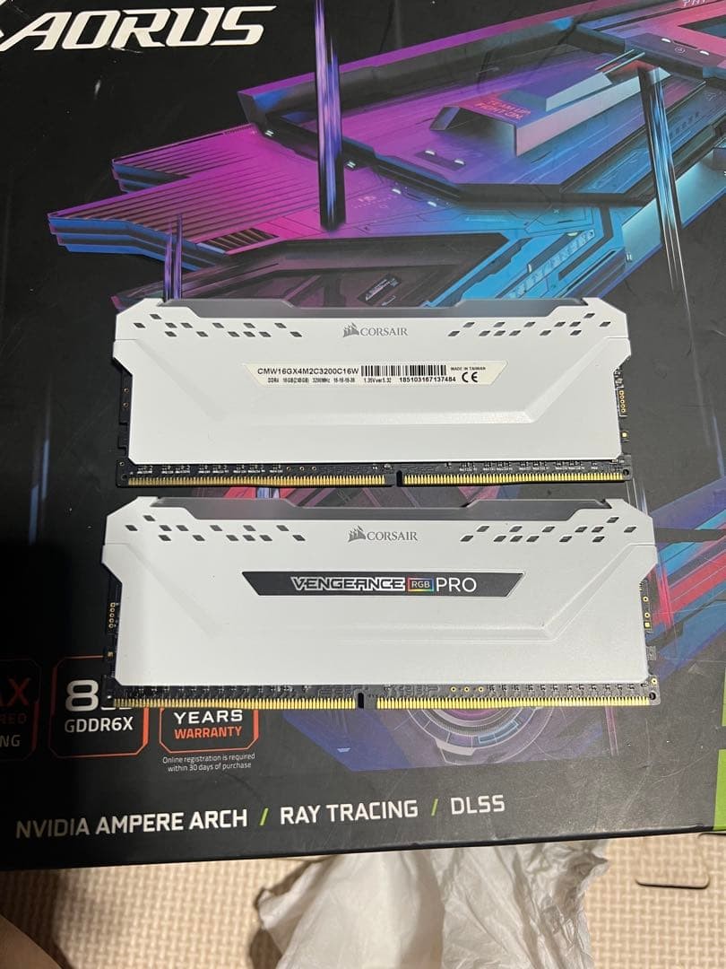 Corsair Vengeance RGB PRO 16GB DDR4-3200 Desktop Ram 8GBx2, White, RGB, Used