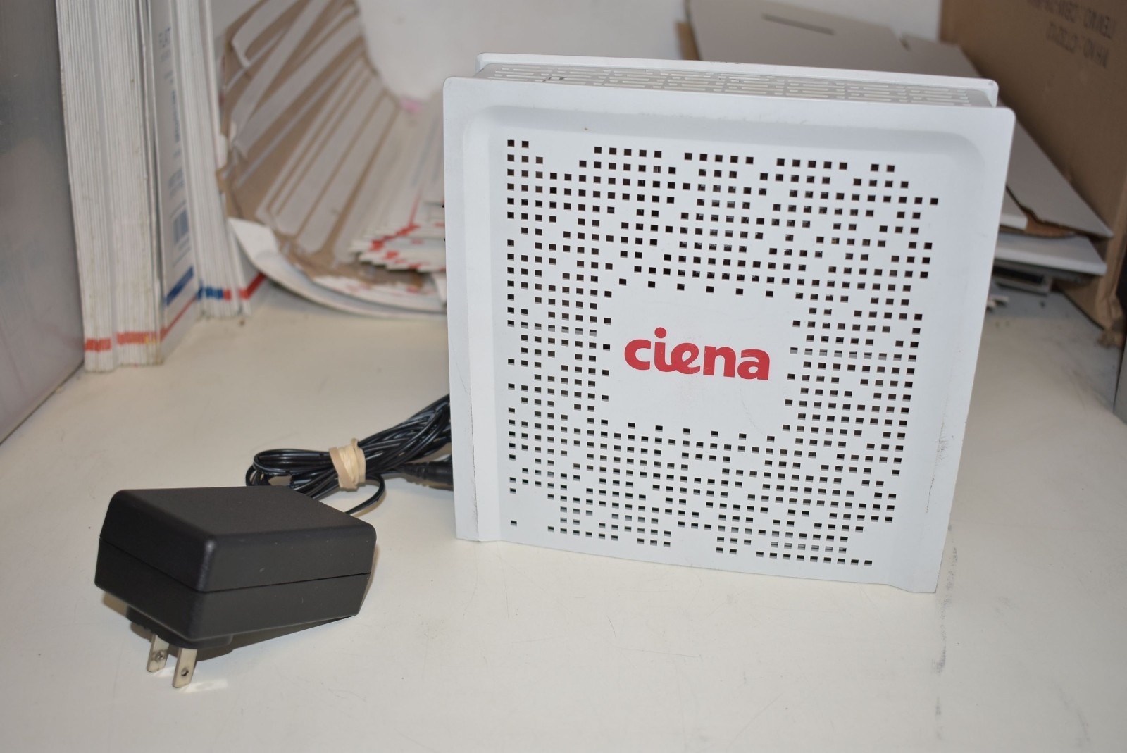 CIENA 3903X 170-3903-910 SERVICE DELIVERY DEMARCATION SWITCH W/POWER SUPPLY CPE