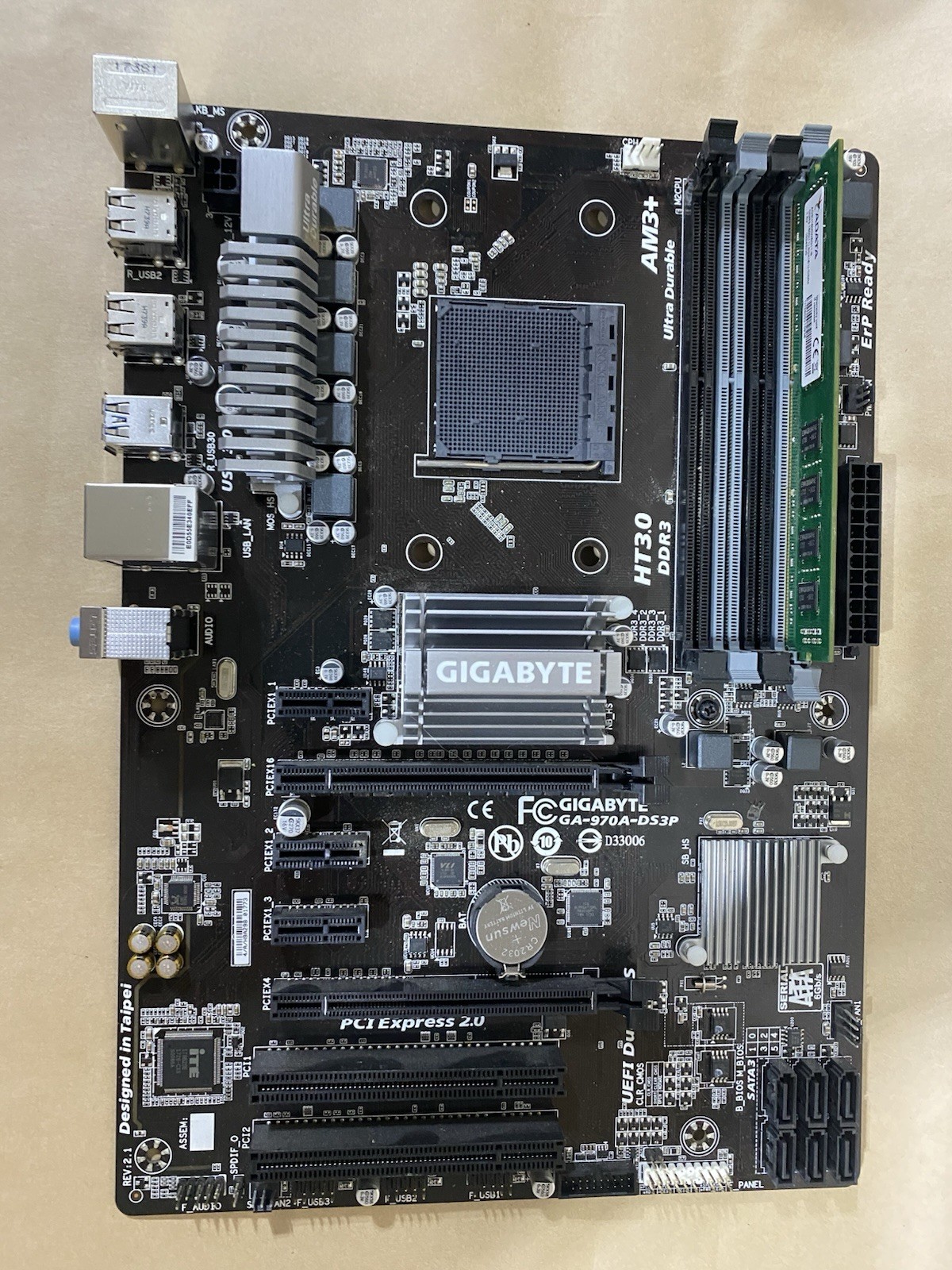 Gigabyte GA-970A-DS3P Motherboard Socket AM3+ DDR3 AMD 970 ATX-