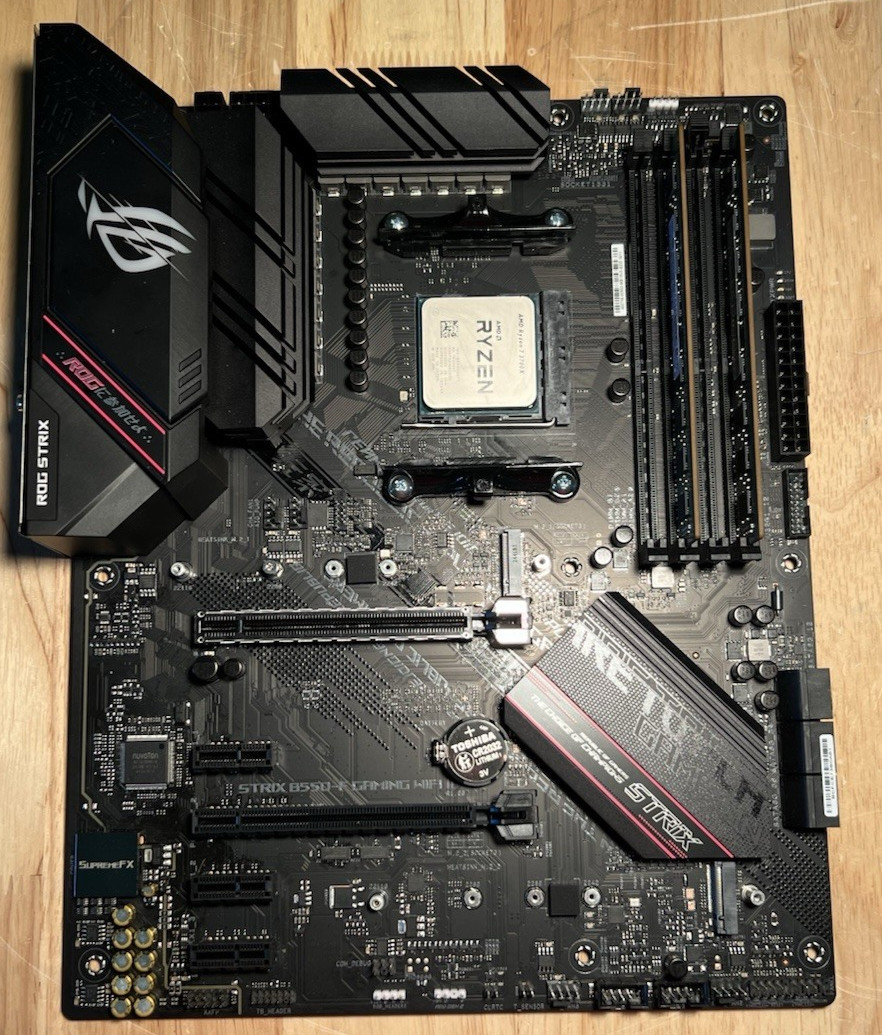 CPU+Motherboard+RAM Combo: ASUS ROG STRIX B550-F GAMING WIFI II + R7 3700X +8GB