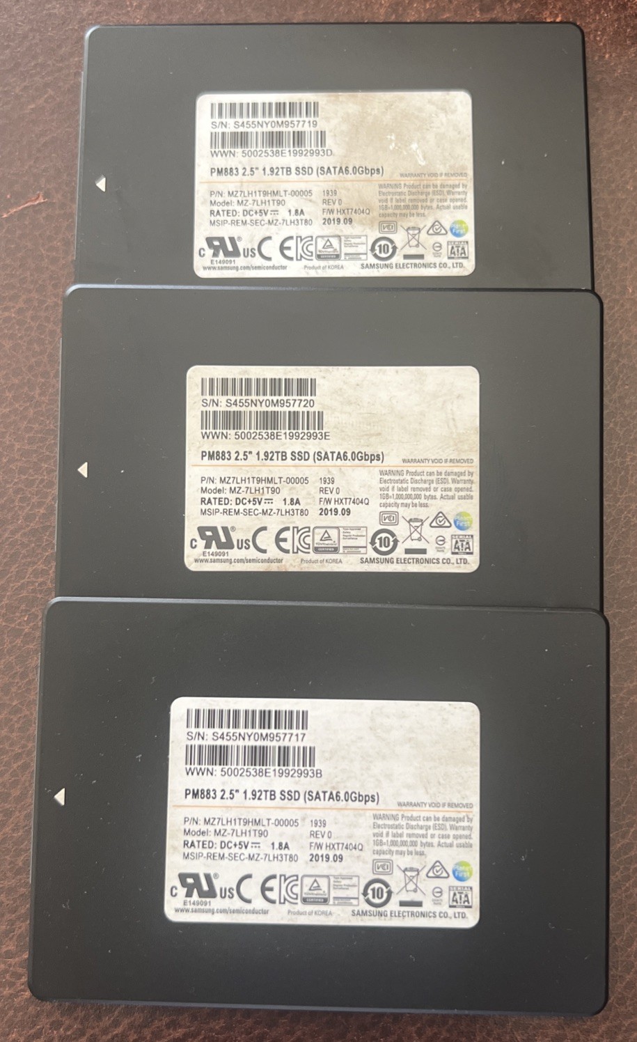 samsung PM883 2.5” 1.92TB SSD SATA 6.0Gbps P/N:MZH1T9HMLT