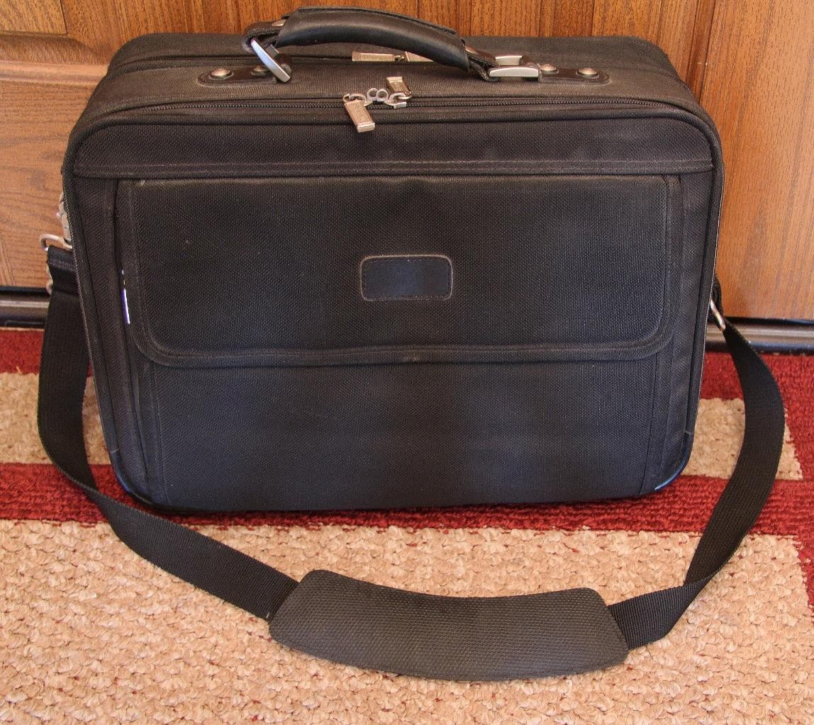 TRAVELPRO Briefcase Laptop / Business Travel Bag w/ Carry Strap 18" x 13" x 8"