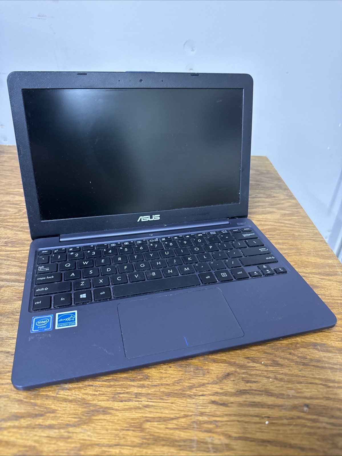 ASUS E203M Laptop, Parts Untested