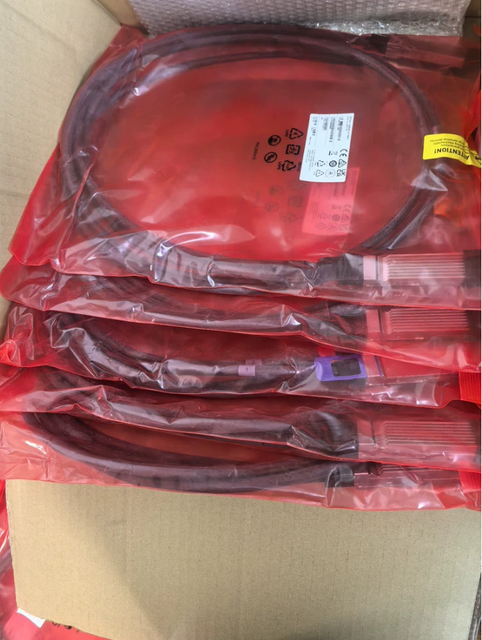 Genuine 1pcs Nvidia PASSIVE COPPER SPLITTER CABLE NDR 800GB OSFP MCP7Y00-N002 2M