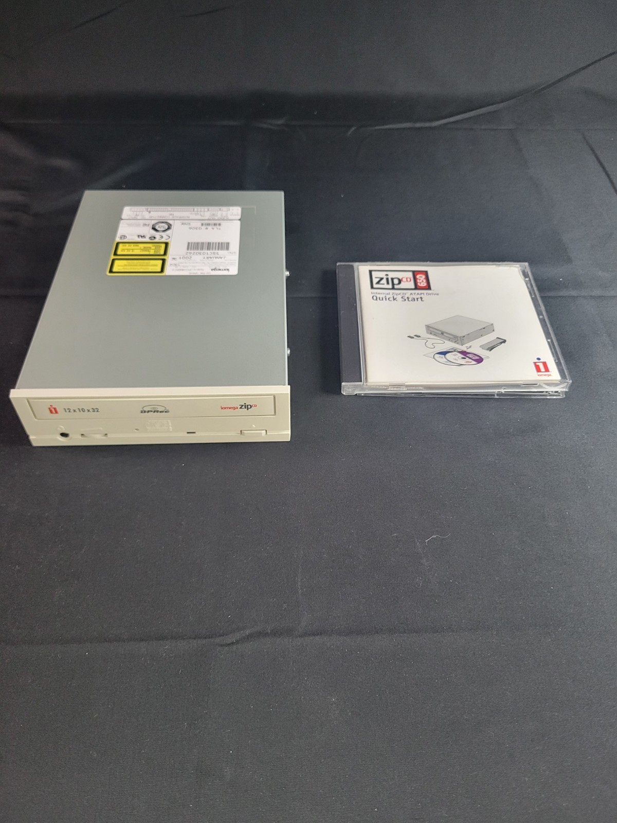 Iomega ZipCD 650 External CD-RW Drive 8x4x32 CD Burner New Open Box w/ Disc