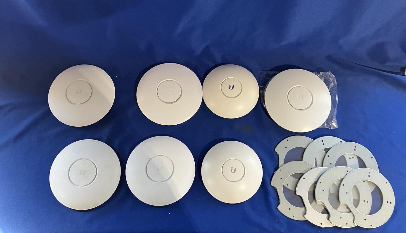 Lot 7 Ubiquiti UAP-LR, UAP, UAP-AC-PRO, UAP-AC-LR Access Points - All Power On