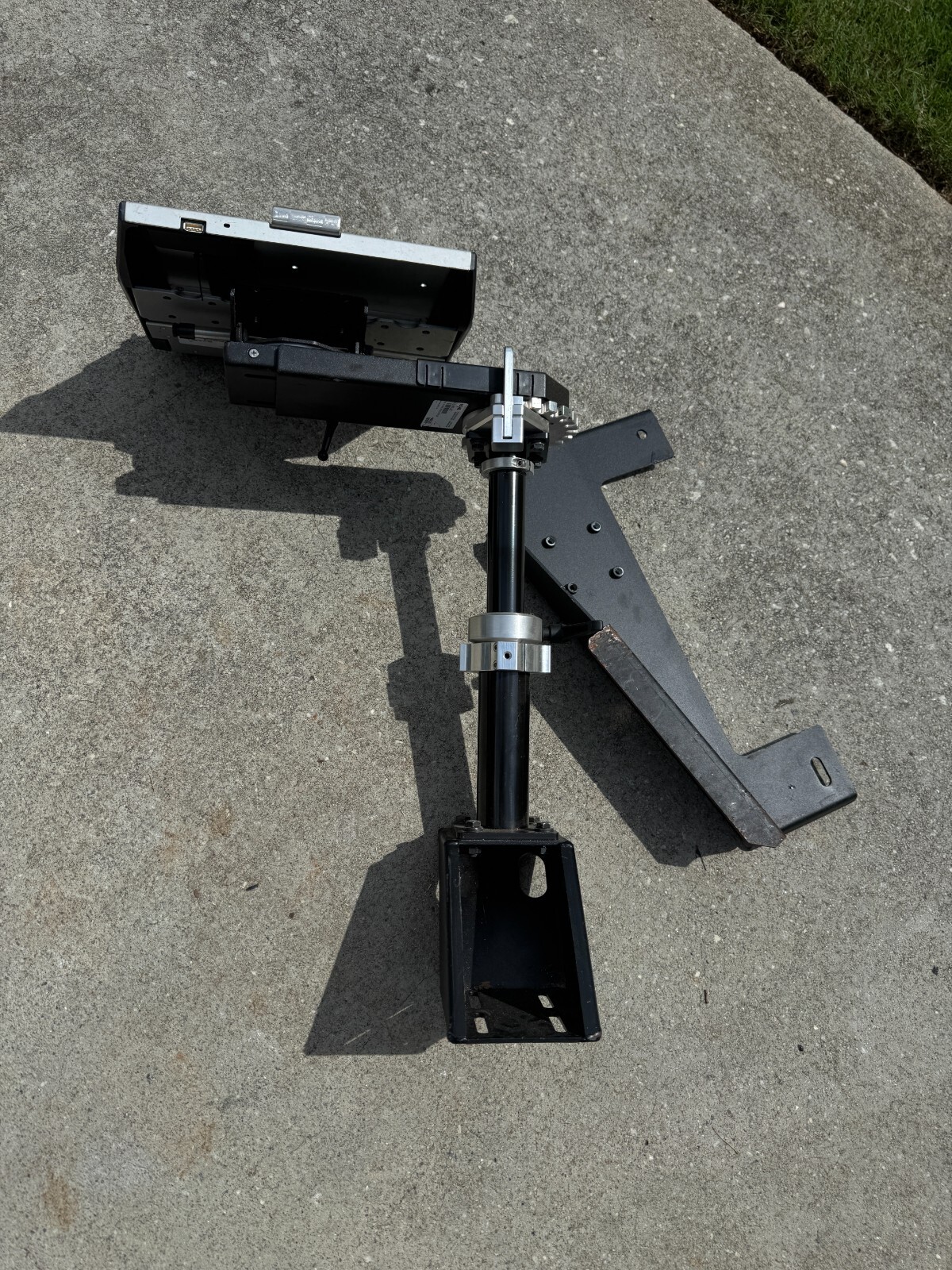 Havis Mount: CF31 Dock, Bracket, Swing Arm & Swivel, Pole, Base Plate Dodge CH-B