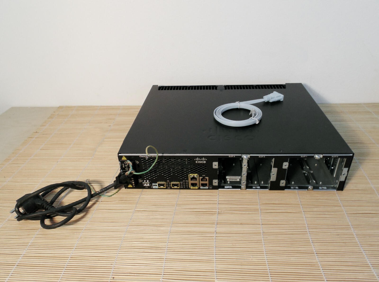 Cisco CGR-2010-SEC/K9 CGR2010 security bundle 2GE 4 GRWIC slots 1x PSU