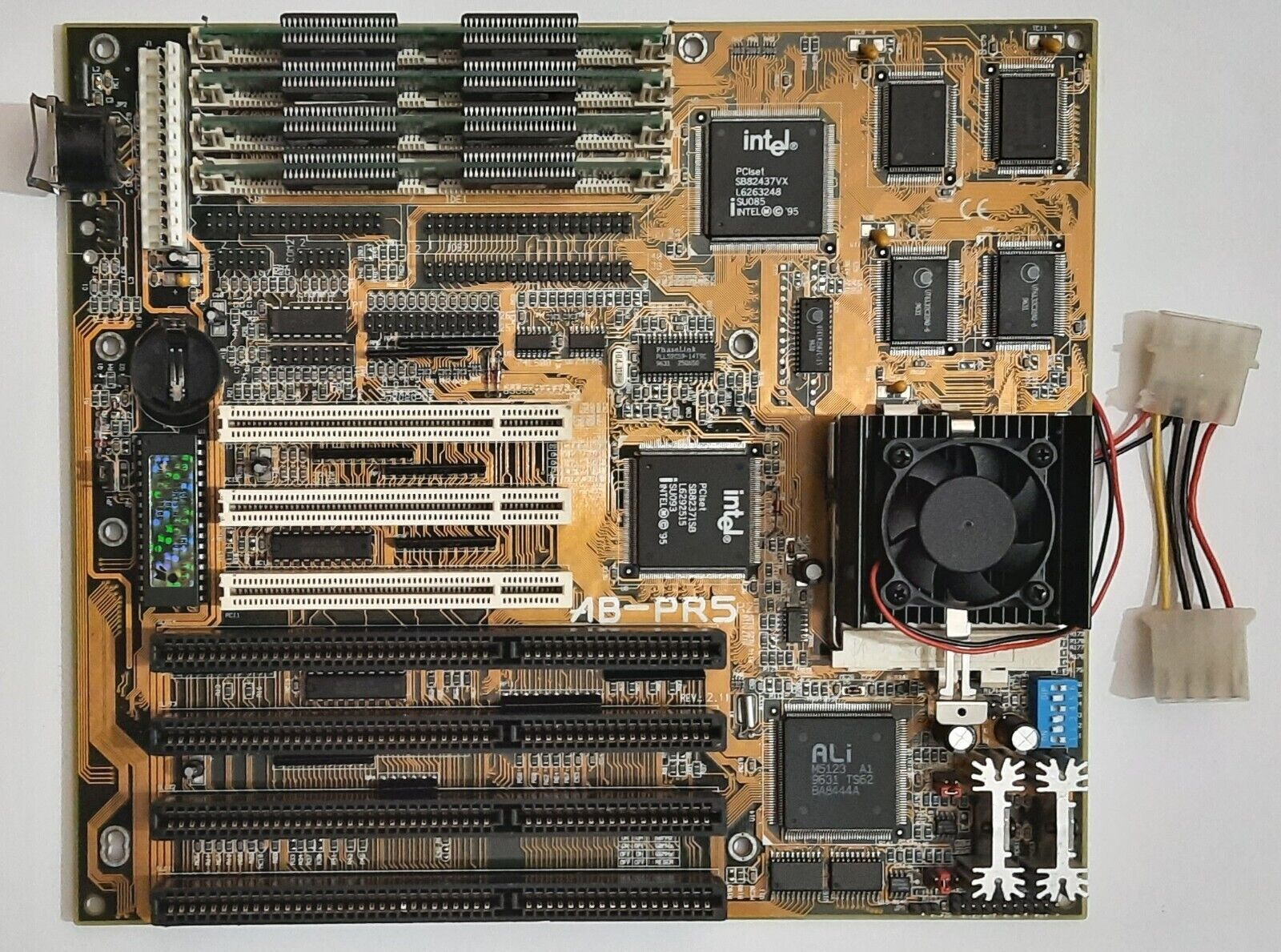 ABIT AB-PR5 ISA Socket 7 Retro Motherboard + Intel Pentium 133MHz + 32MB EDO RAM