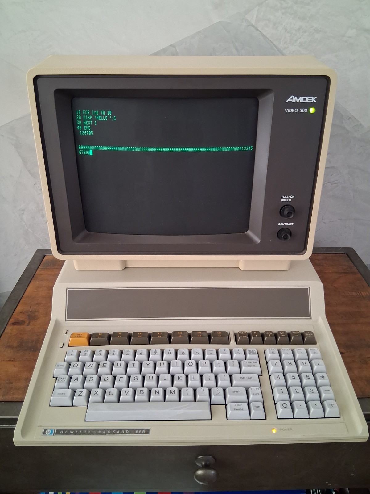 HP86B Computer System w/ Amdek Video-300 Green Monitor. ALL WORKS.