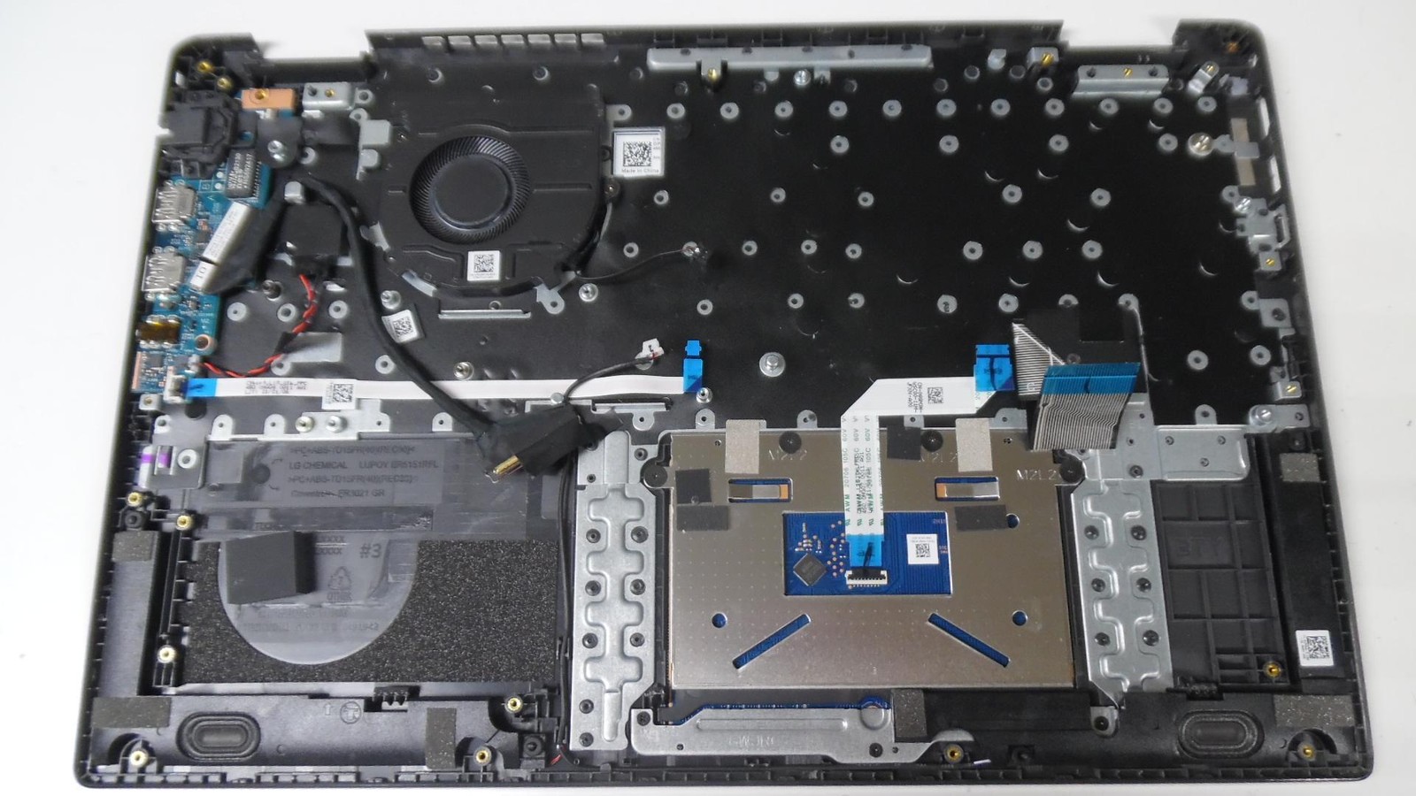 Genuine Dell latitude 3520 Palmrest with Keyboard + Fan and Extra  DJP76