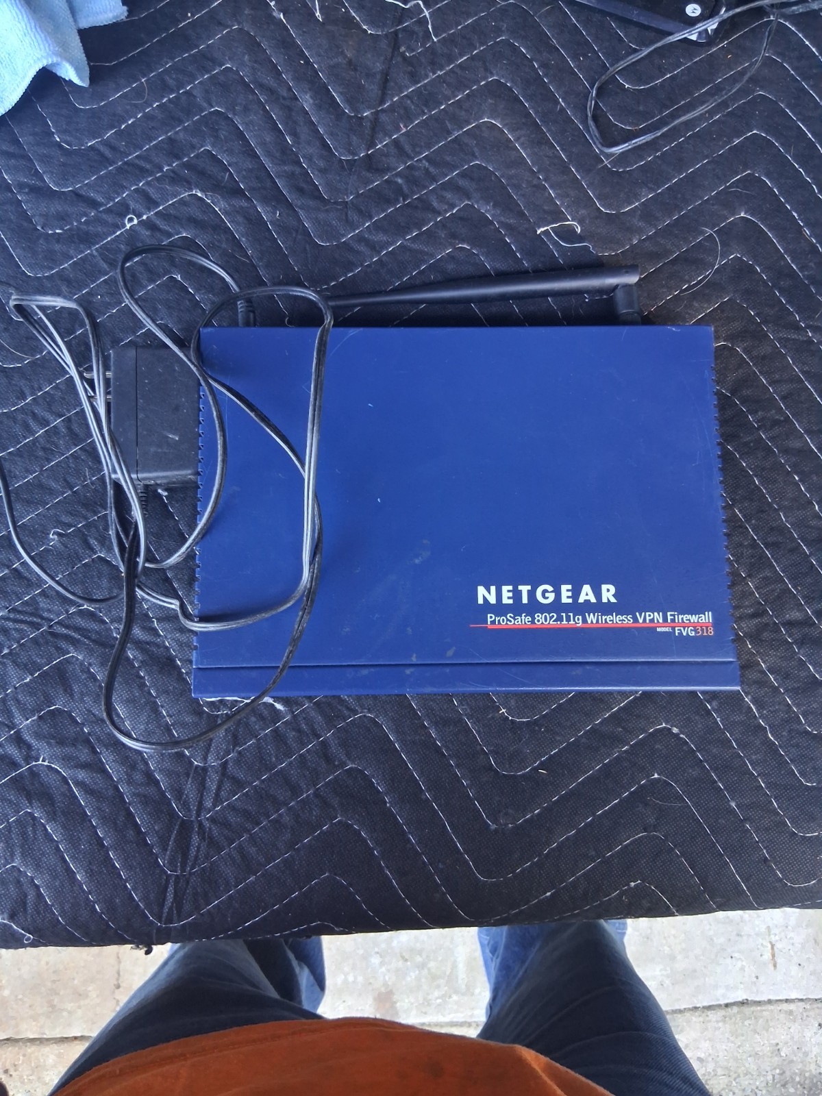 Netgear FVG318 ProSafe 802.11g Wireless VPN Firewall 8-port