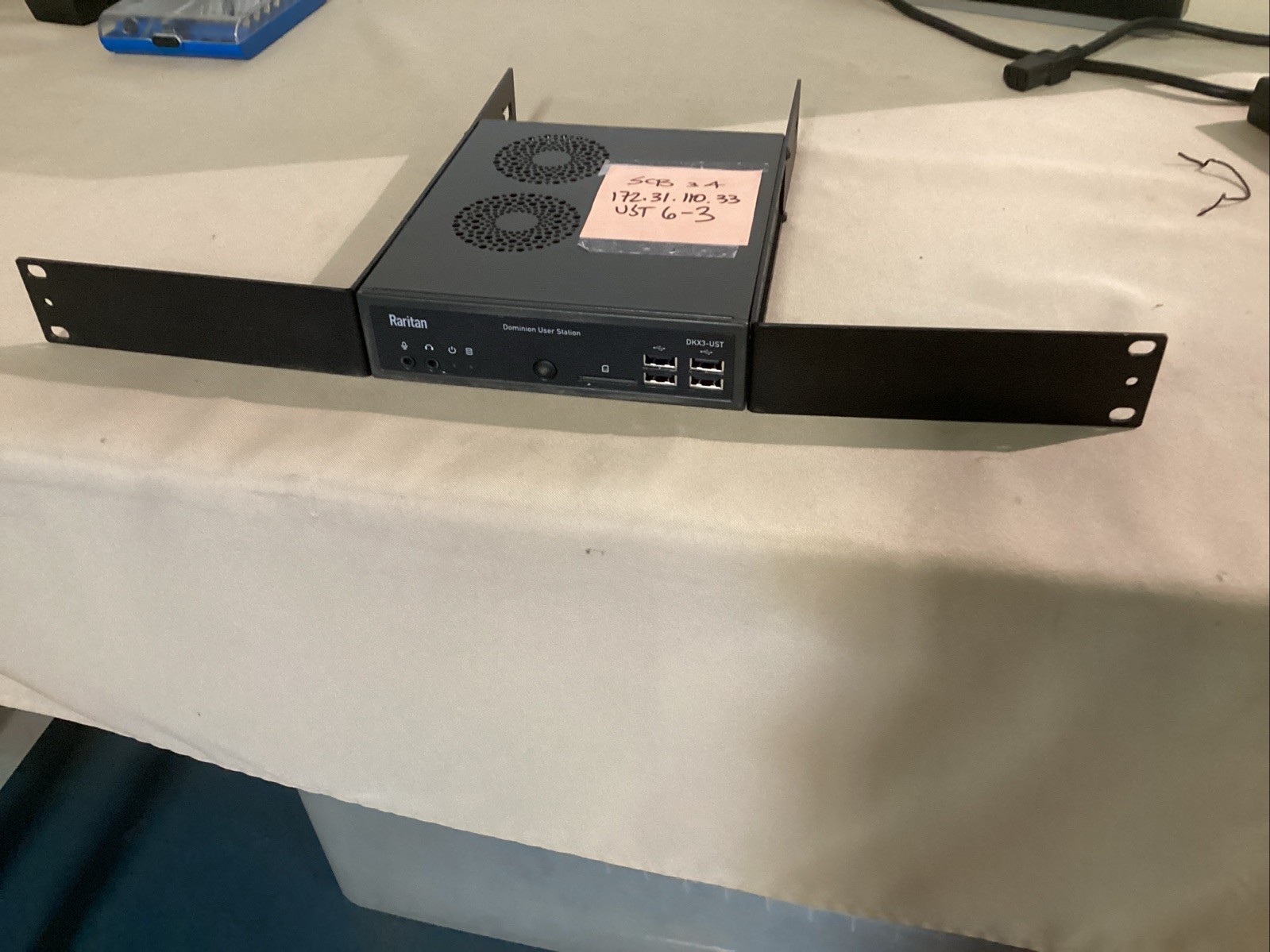 Raritan Dominion DKX3-UST  Dominion User Station