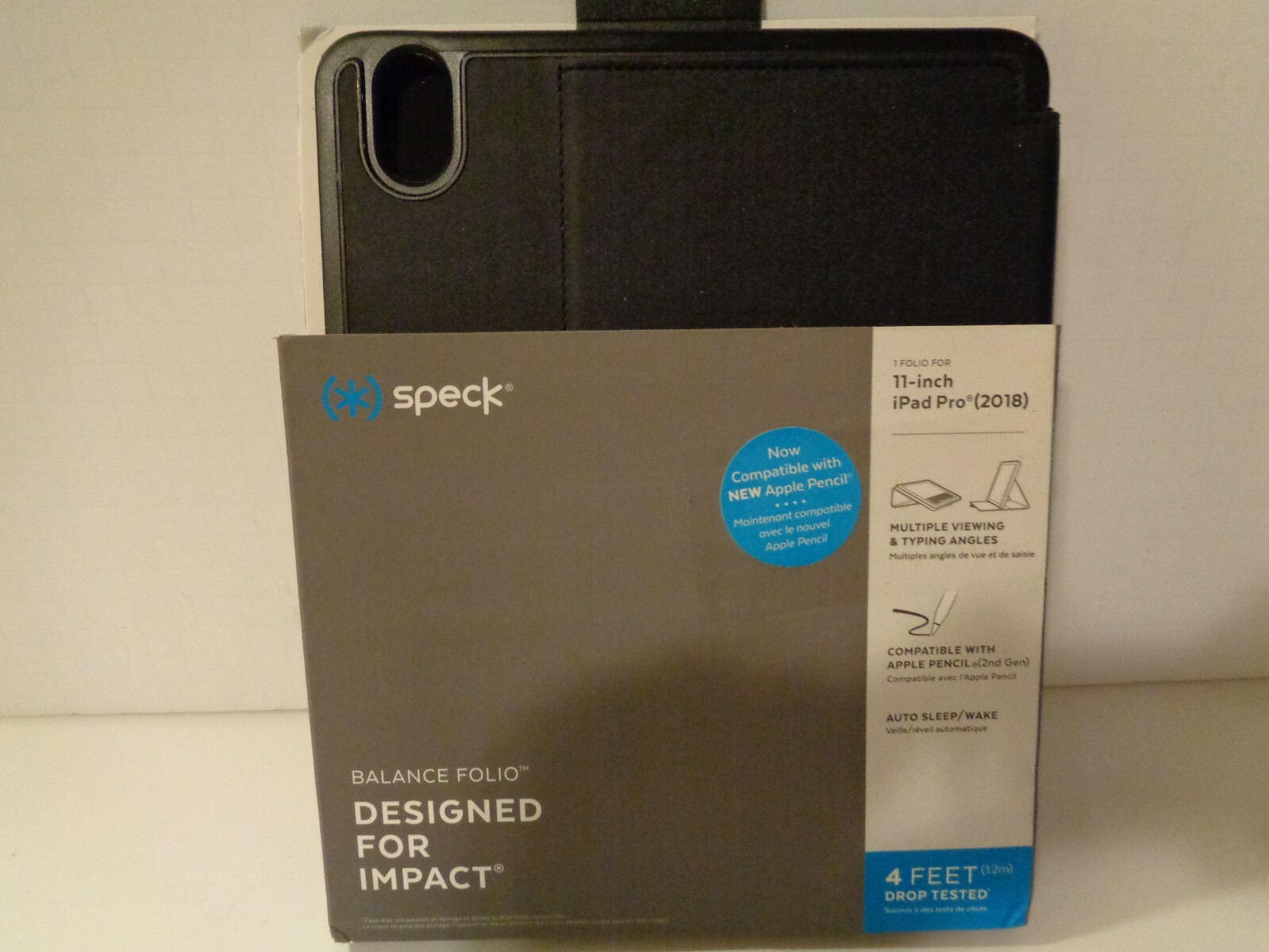Speck  Balanced Folio Designed for Impact