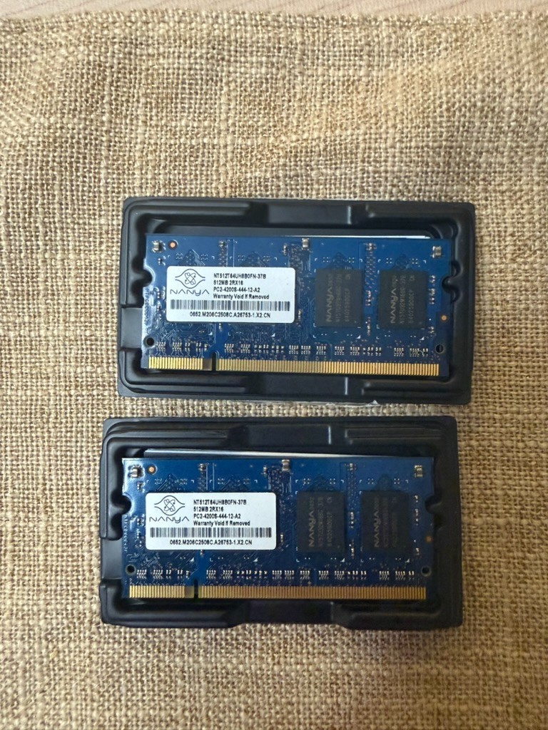 Nanya 1GB (2x512MB) DDR2 533MHz PC2-4200S SODIMM Laptop RAM NT512T64UH8B0FN-37B
